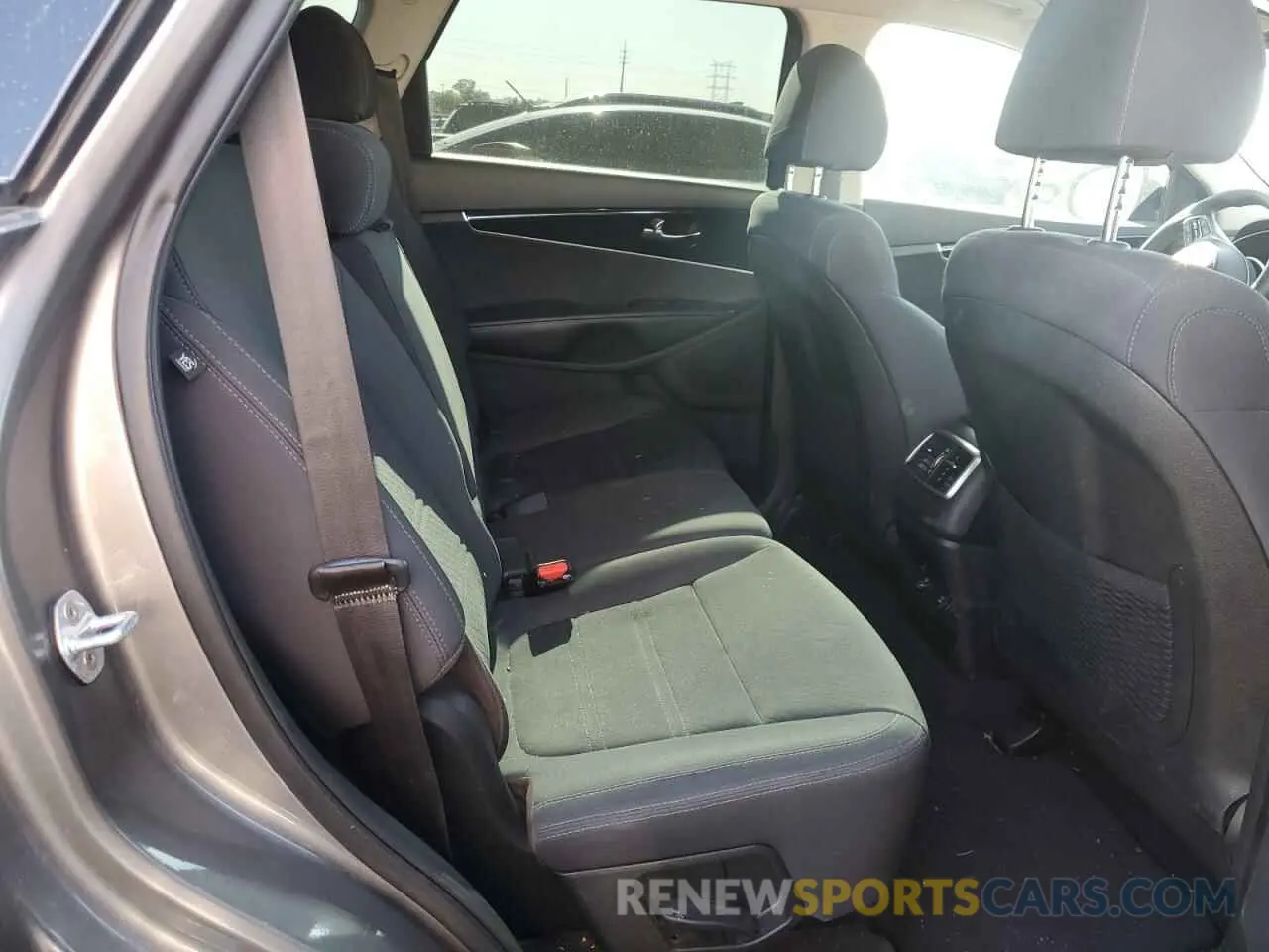 11 Photograph of a damaged car 5XYPG4A35KG499952 KIA SORENTO 2019