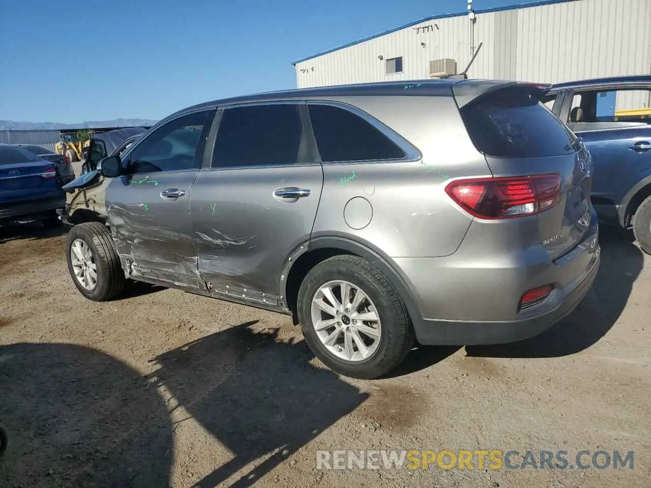 2 Photograph of a damaged car 5XYPG4A35KG499952 KIA SORENTO 2019