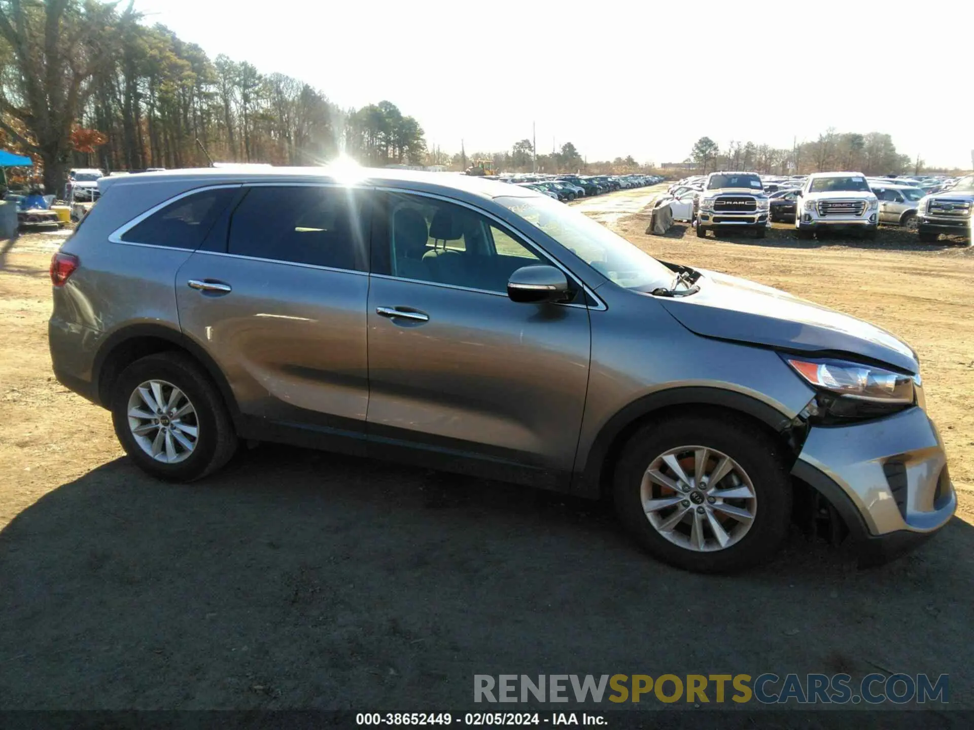 13 Photograph of a damaged car 5XYPG4A35KG506401 KIA SORENTO 2019
