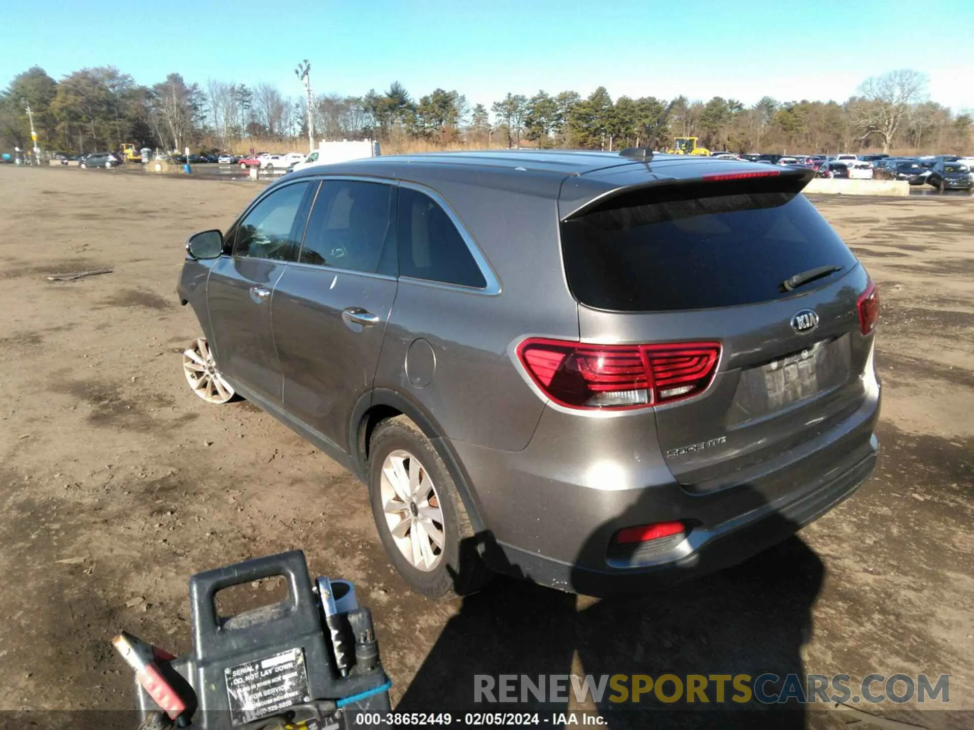 3 Photograph of a damaged car 5XYPG4A35KG506401 KIA SORENTO 2019