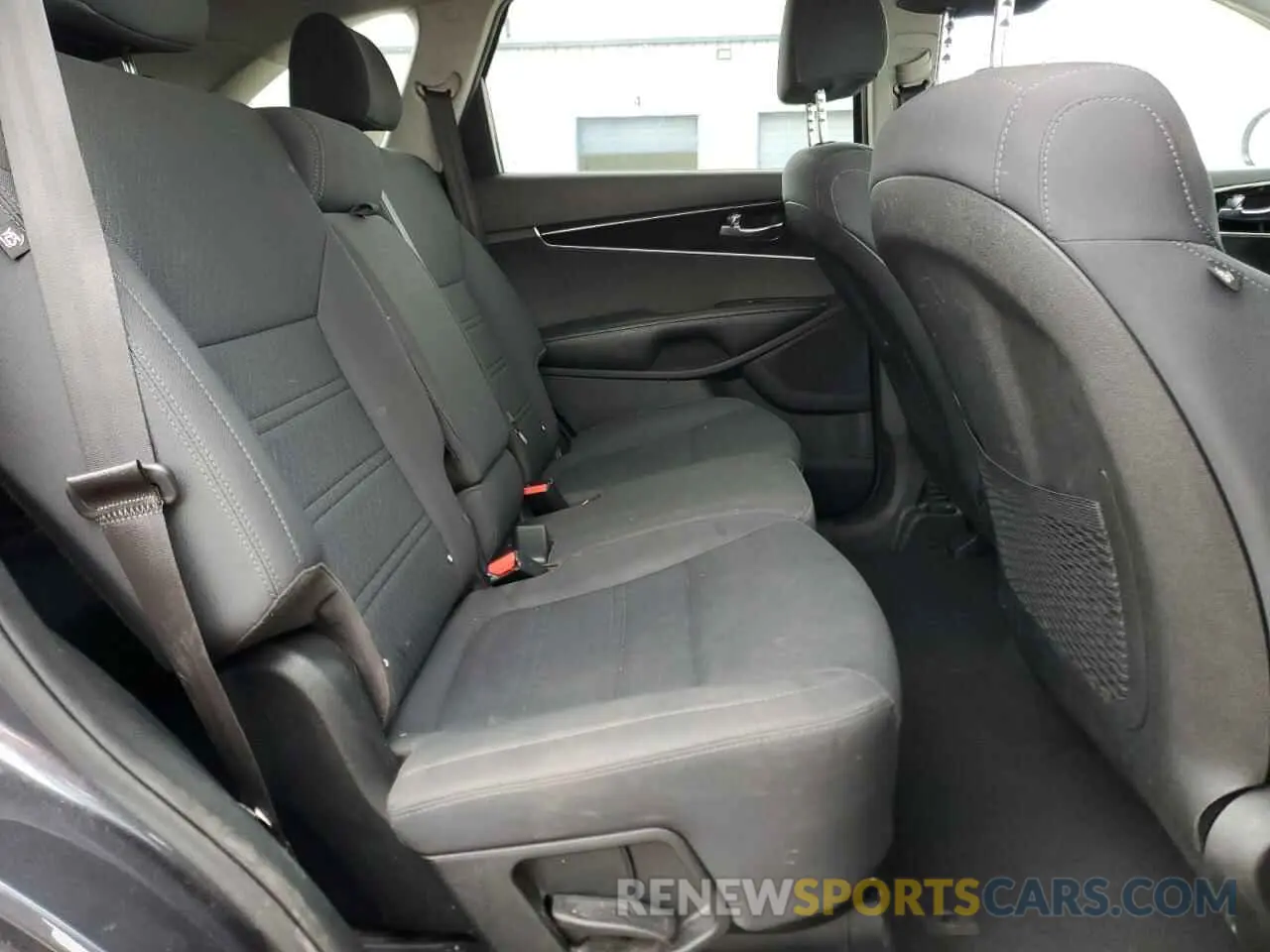 11 Photograph of a damaged car 5XYPG4A35KG523361 KIA SORENTO 2019