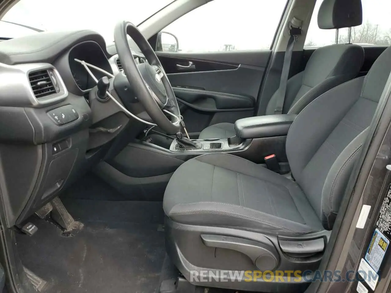 7 Photograph of a damaged car 5XYPG4A35KG523361 KIA SORENTO 2019