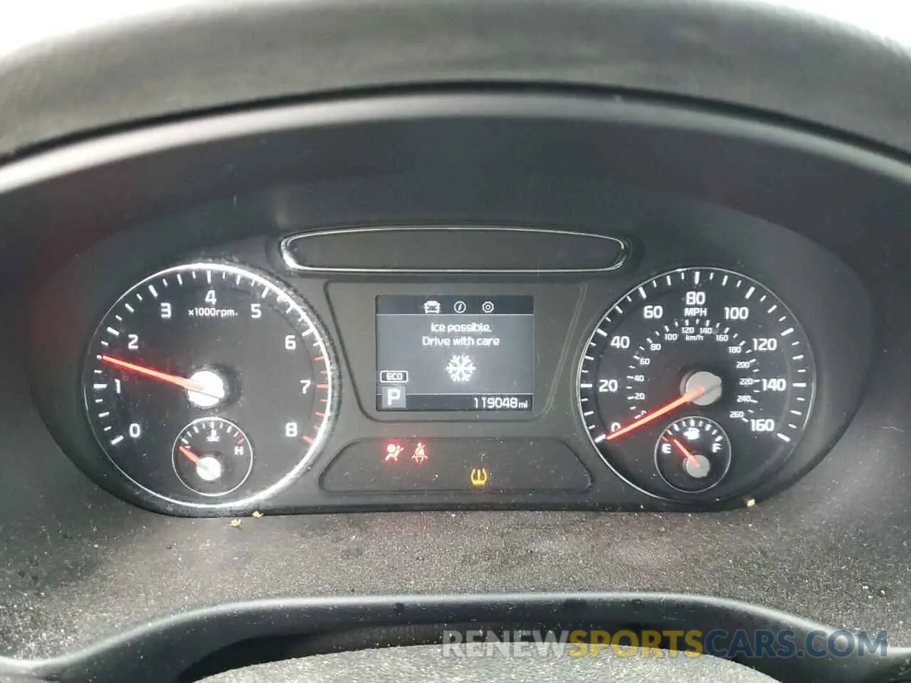 9 Photograph of a damaged car 5XYPG4A35KG523361 KIA SORENTO 2019