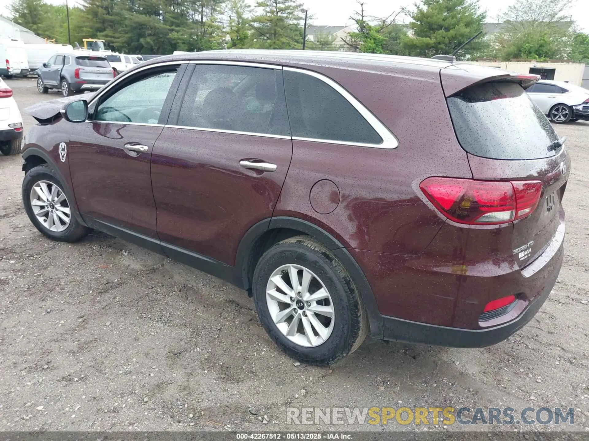 3 Photograph of a damaged car 5XYPG4A35KG576058 KIA SORENTO 2019