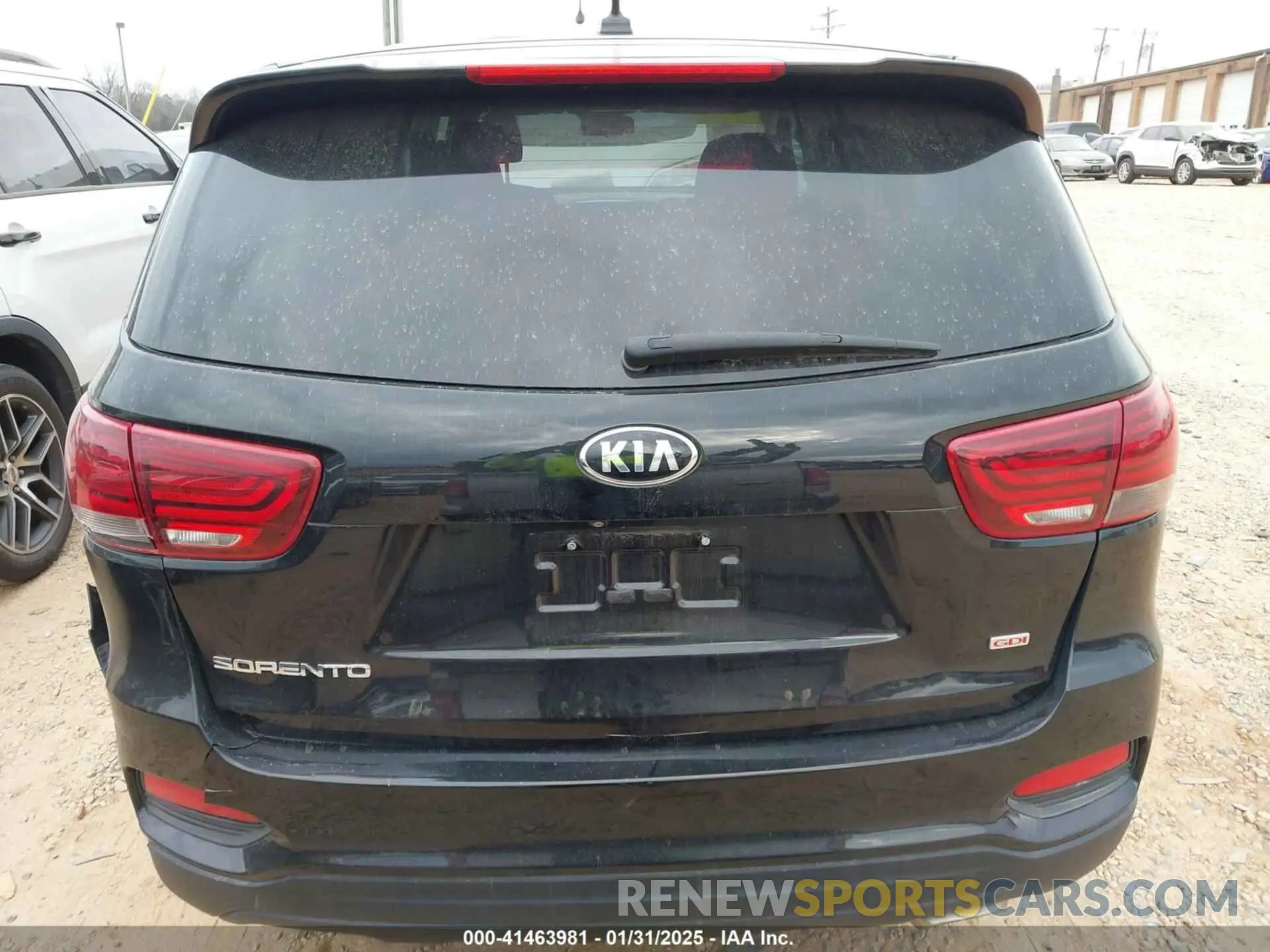 16 Photograph of a damaged car 5XYPG4A35KG577548 KIA SORENTO 2019