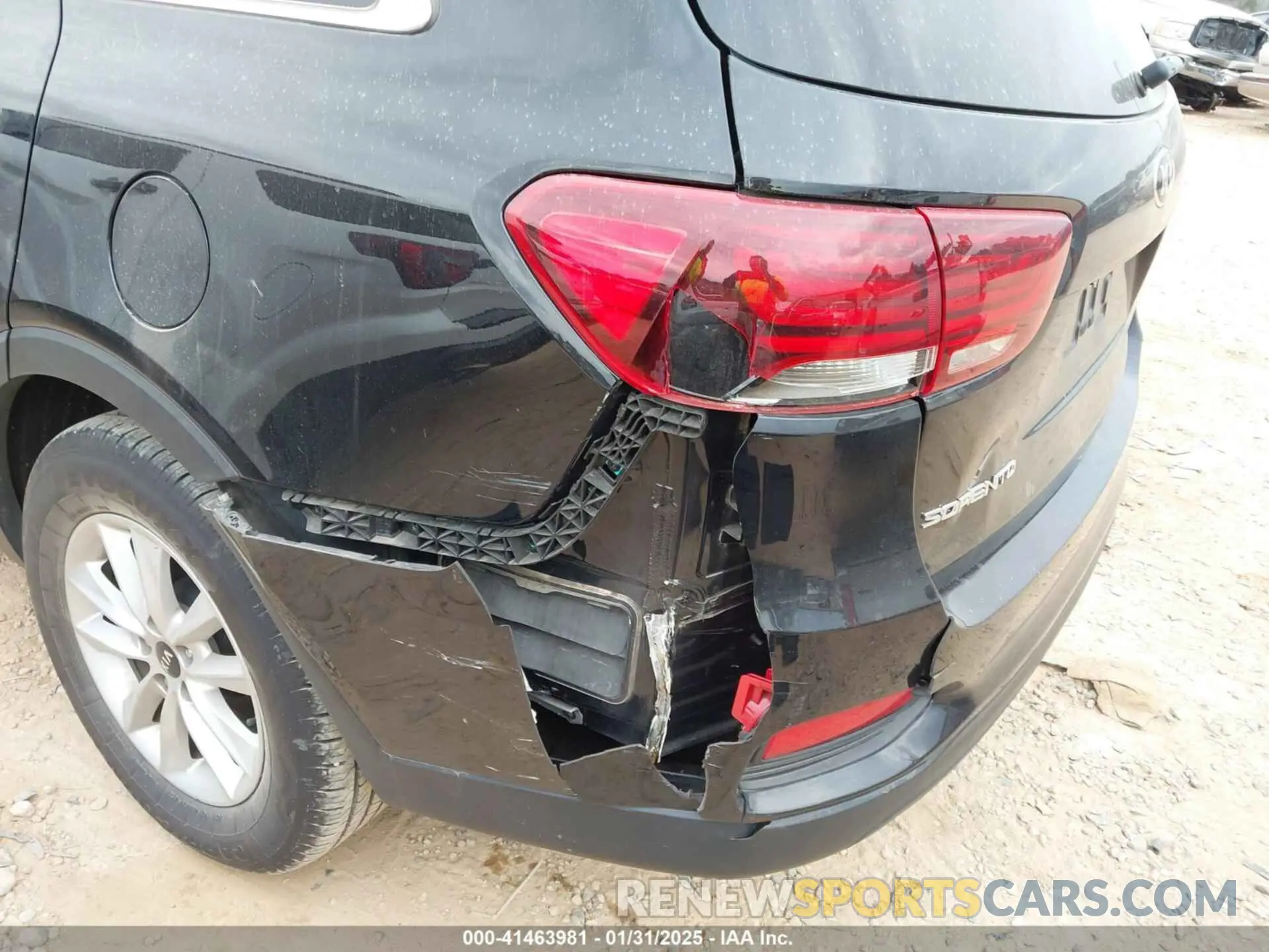 6 Photograph of a damaged car 5XYPG4A35KG577548 KIA SORENTO 2019