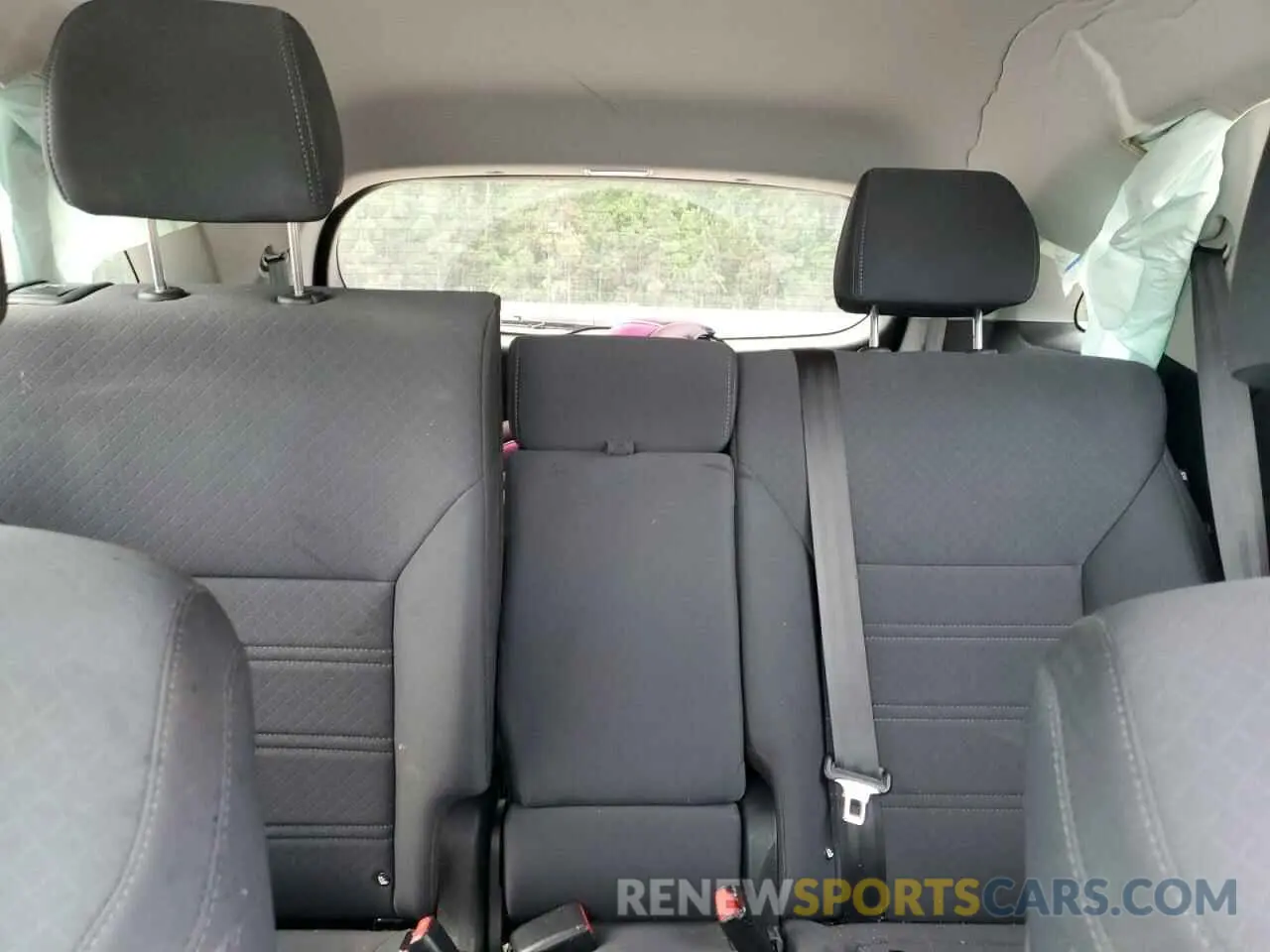 10 Photograph of a damaged car 5XYPG4A35KG581888 KIA SORENTO 2019