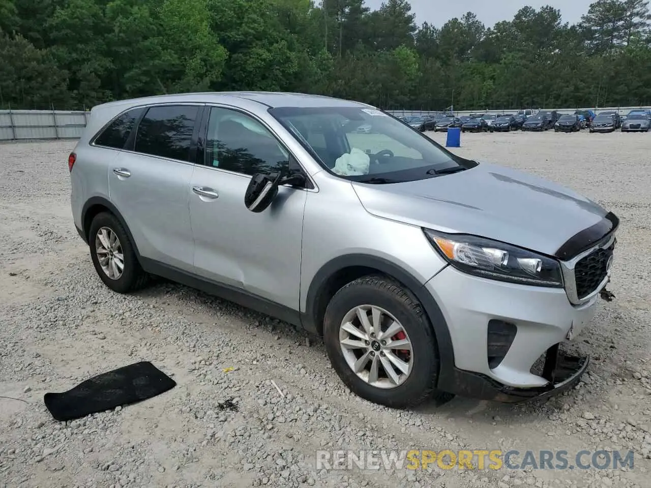 4 Photograph of a damaged car 5XYPG4A35KG581888 KIA SORENTO 2019