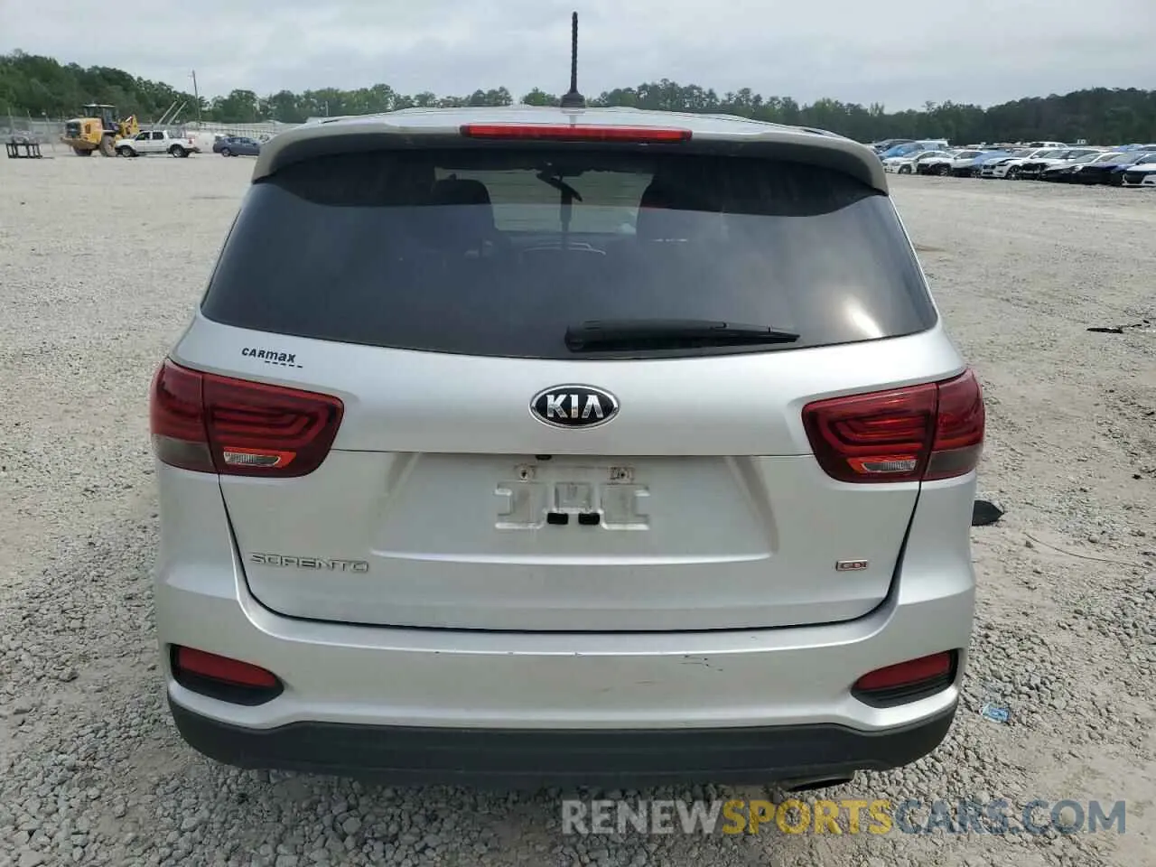6 Photograph of a damaged car 5XYPG4A35KG581888 KIA SORENTO 2019