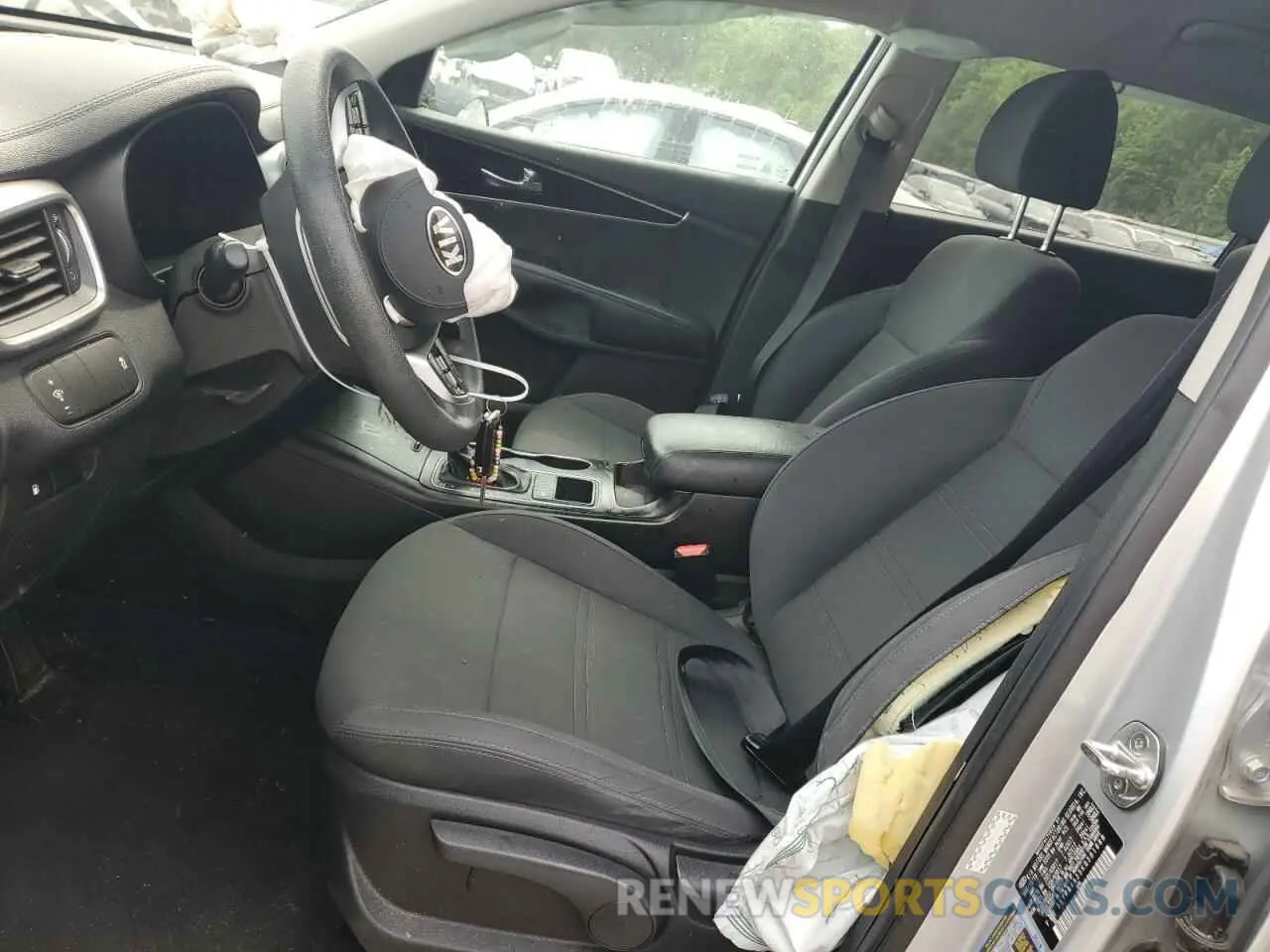 7 Photograph of a damaged car 5XYPG4A35KG581888 KIA SORENTO 2019