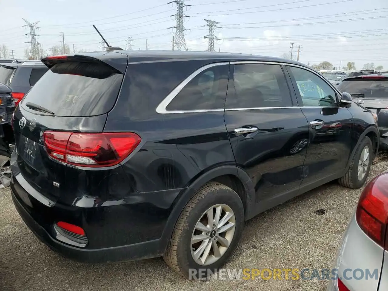 3 Photograph of a damaged car 5XYPG4A35KG582488 KIA SORENTO 2019