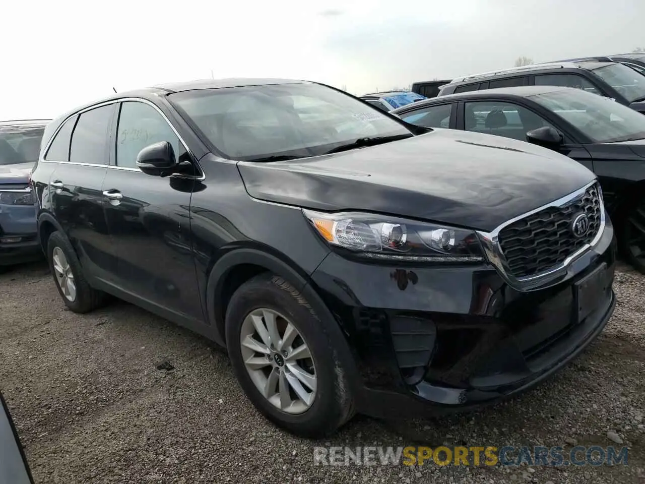 4 Photograph of a damaged car 5XYPG4A35KG582488 KIA SORENTO 2019