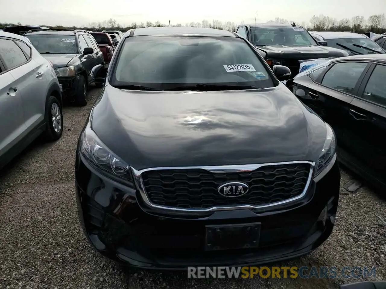 5 Photograph of a damaged car 5XYPG4A35KG582488 KIA SORENTO 2019