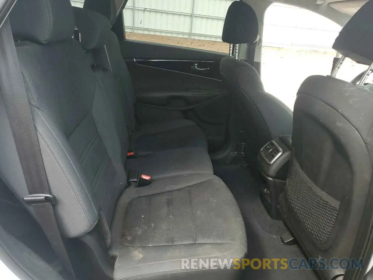 12 Photograph of a damaged car 5XYPG4A35KG605719 KIA SORENTO 2019