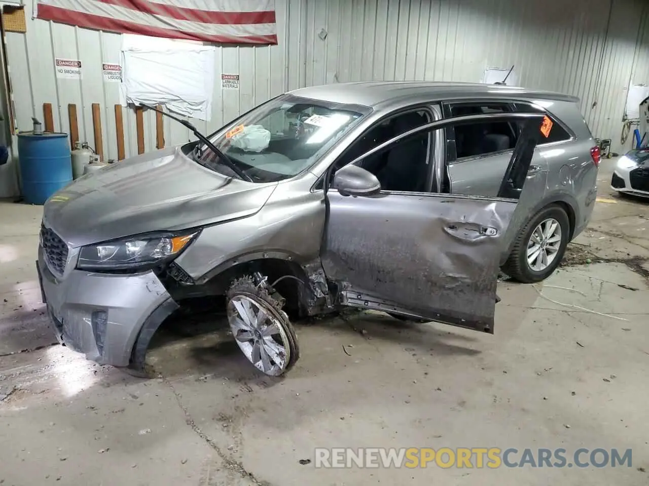 1 Photograph of a damaged car 5XYPG4A36KG438349 KIA SORENTO 2019