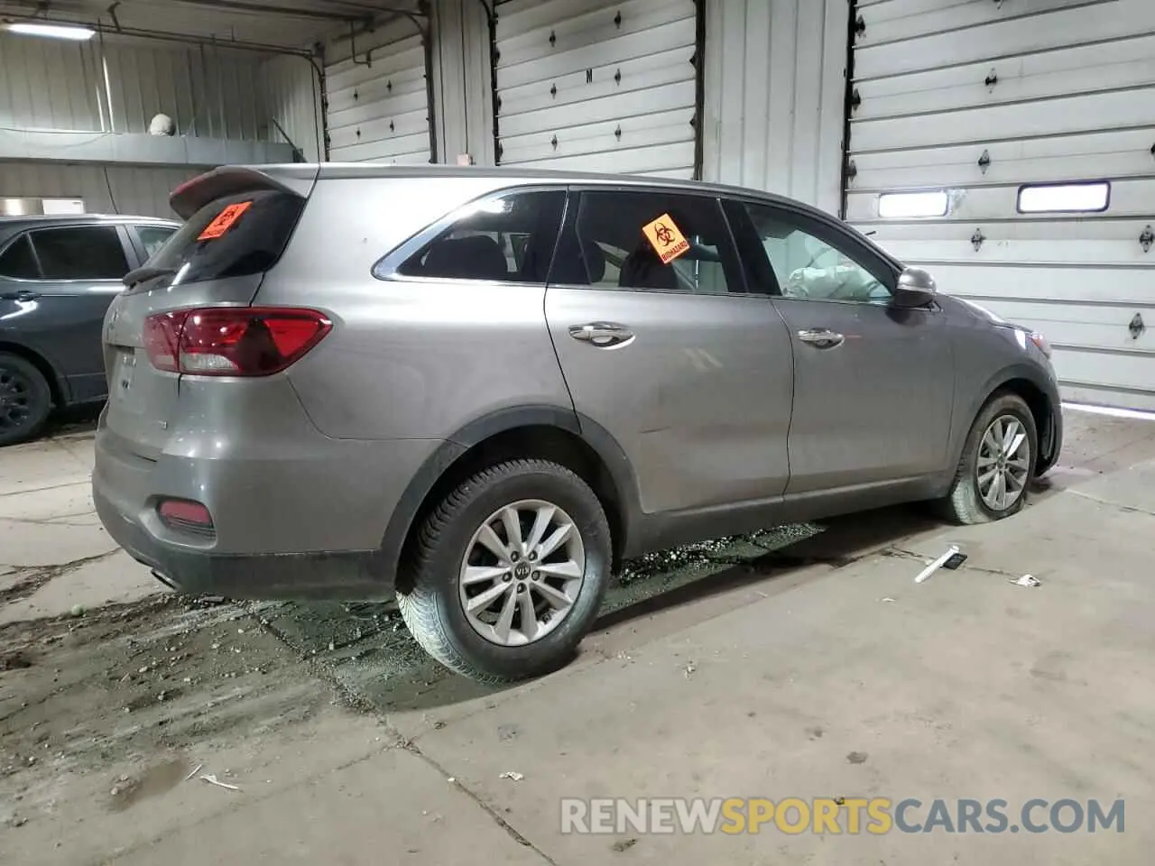 3 Photograph of a damaged car 5XYPG4A36KG438349 KIA SORENTO 2019