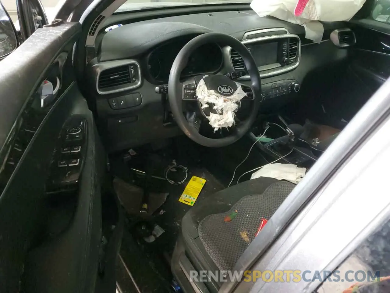 8 Photograph of a damaged car 5XYPG4A36KG438349 KIA SORENTO 2019