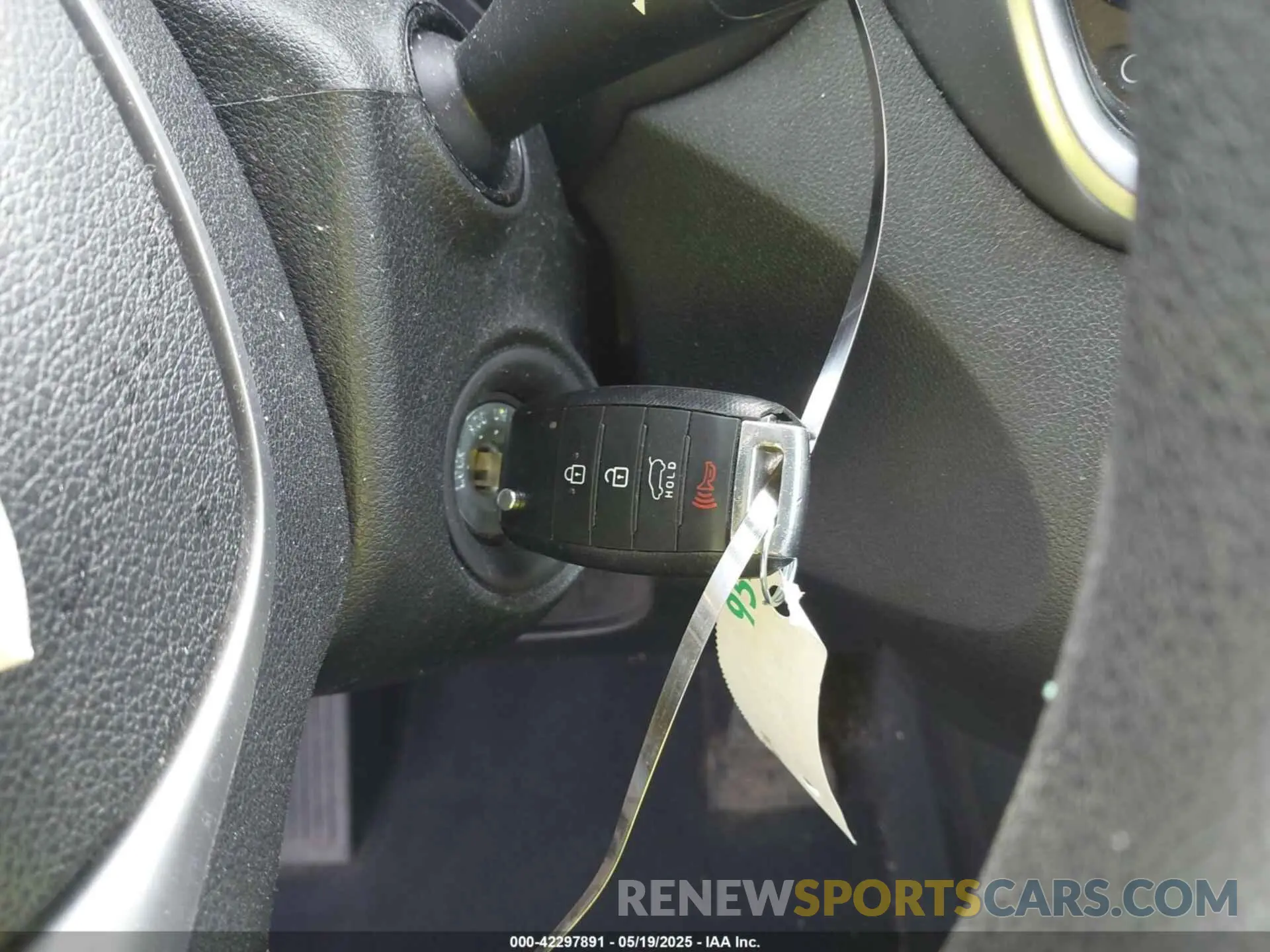 11 Photograph of a damaged car 5XYPG4A36KG505614 KIA SORENTO 2019