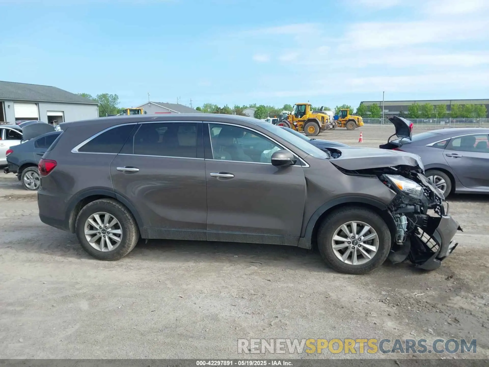 13 Photograph of a damaged car 5XYPG4A36KG505614 KIA SORENTO 2019