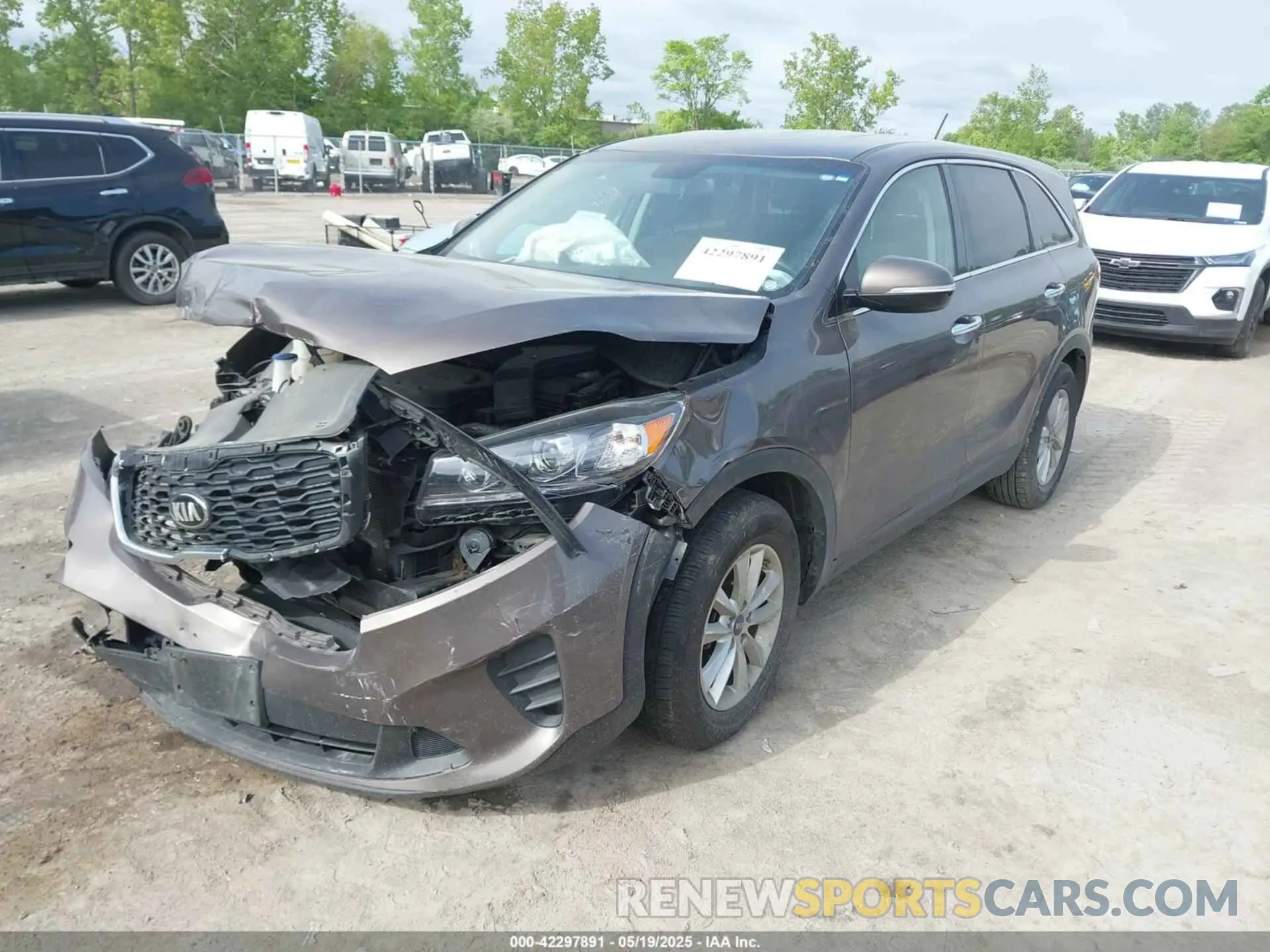 2 Photograph of a damaged car 5XYPG4A36KG505614 KIA SORENTO 2019