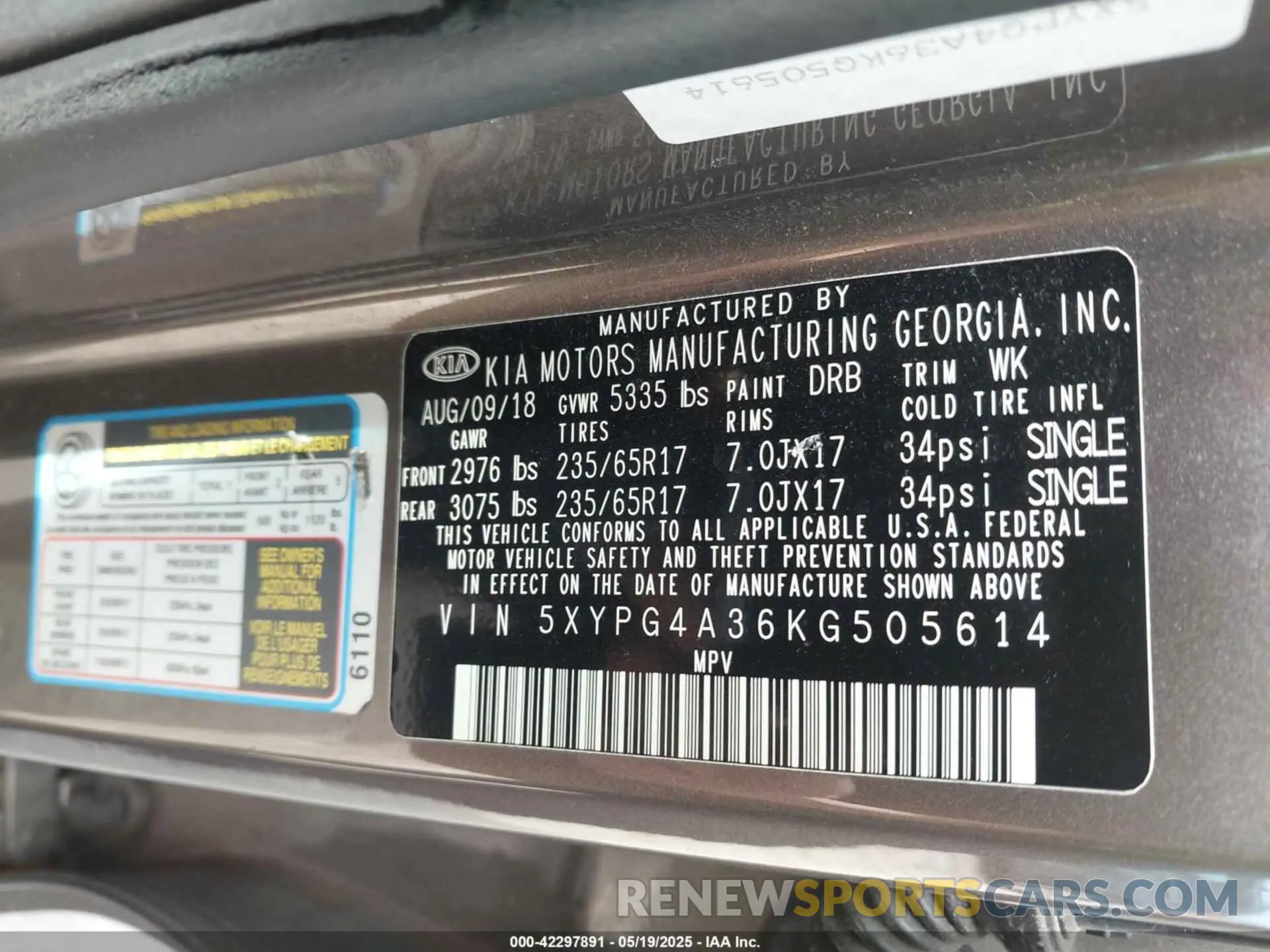 9 Photograph of a damaged car 5XYPG4A36KG505614 KIA SORENTO 2019