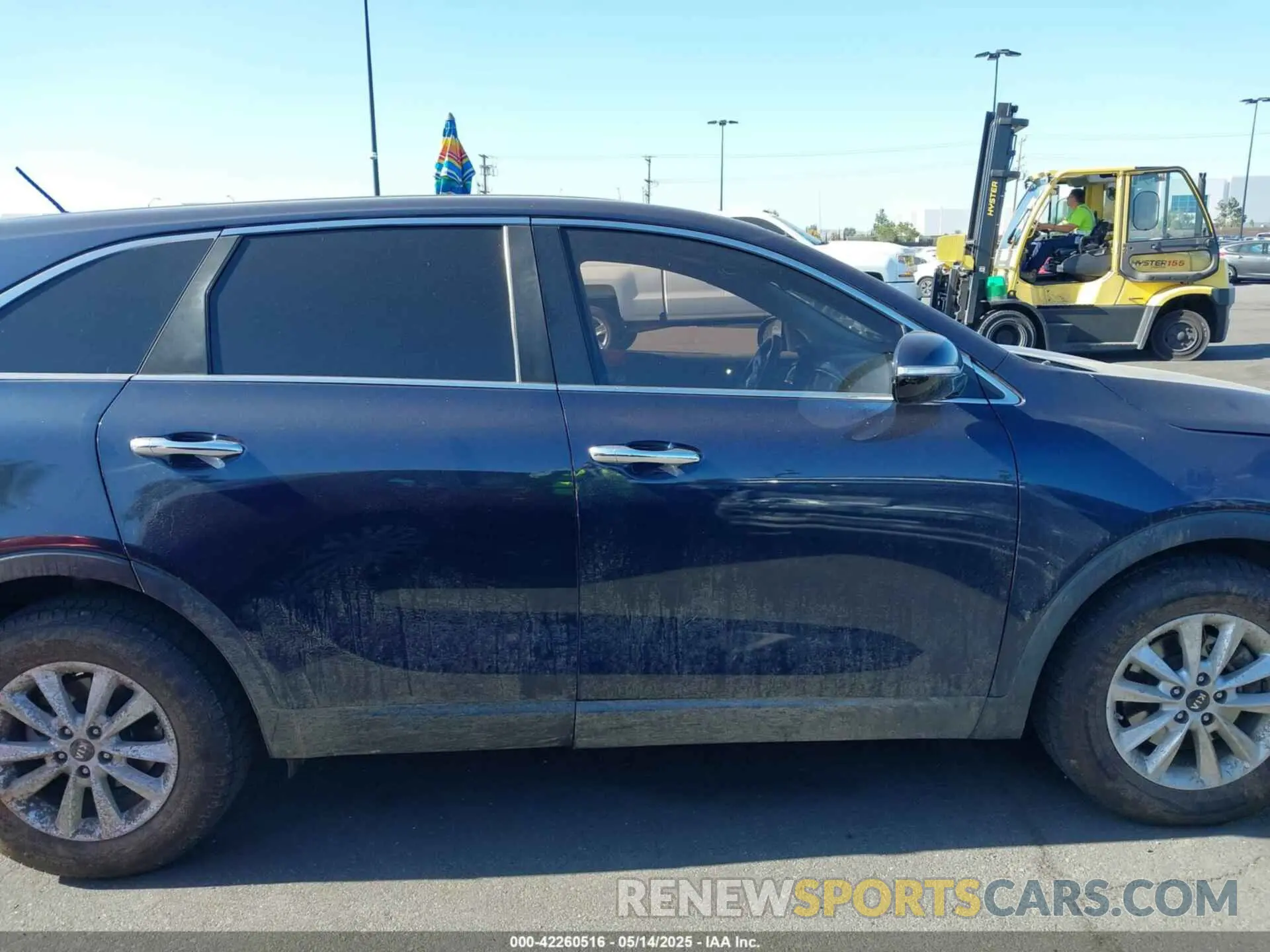 14 Photograph of a damaged car 5XYPG4A36KG529394 KIA SORENTO 2019