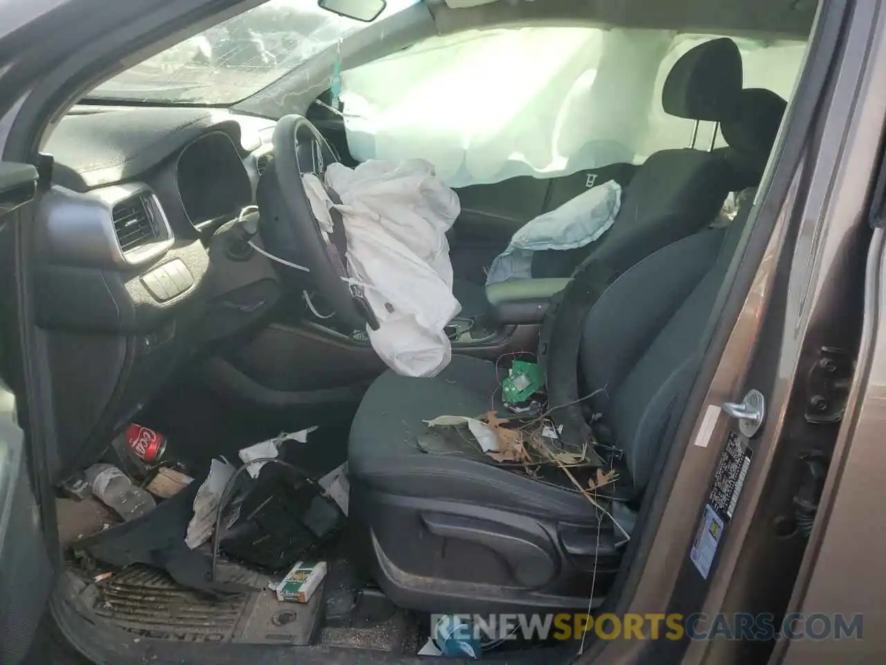 7 Photograph of a damaged car 5XYPG4A36KG544820 KIA SORENTO 2019