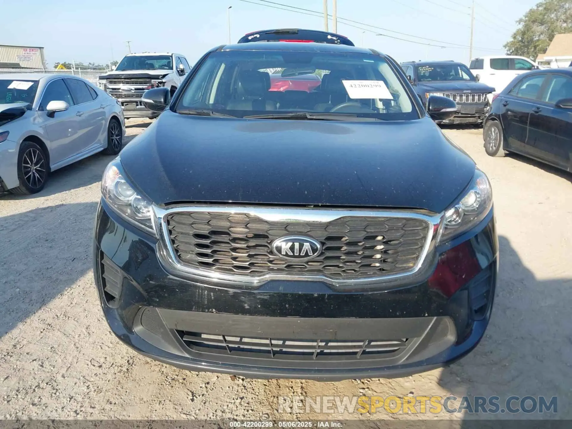 12 Photograph of a damaged car 5XYPG4A36KG550066 KIA SORENTO 2019