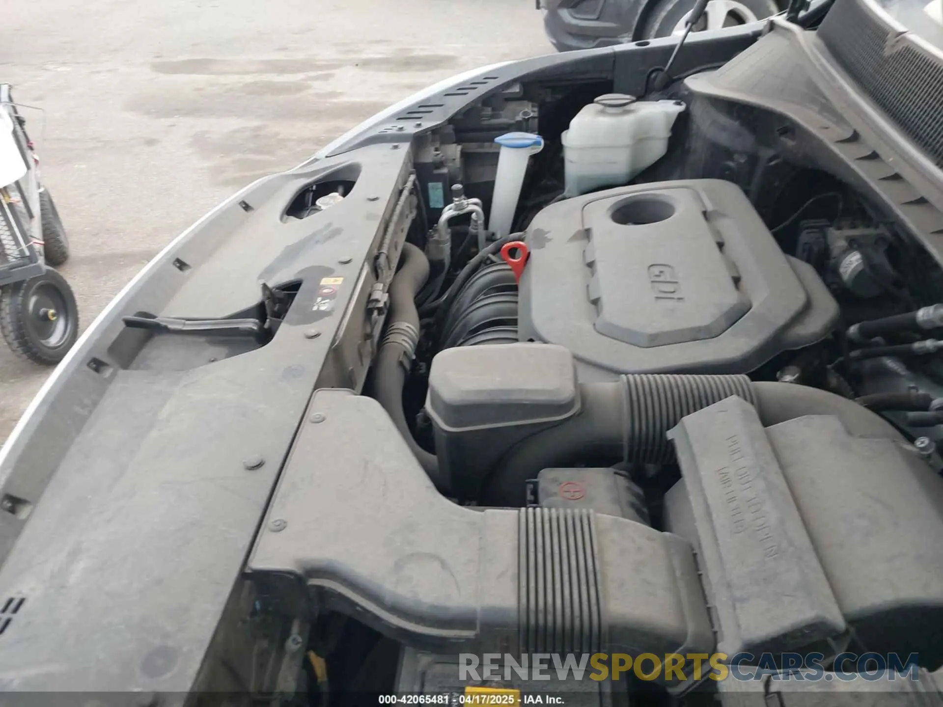 10 Photograph of a damaged car 5XYPG4A36KG558975 KIA SORENTO 2019