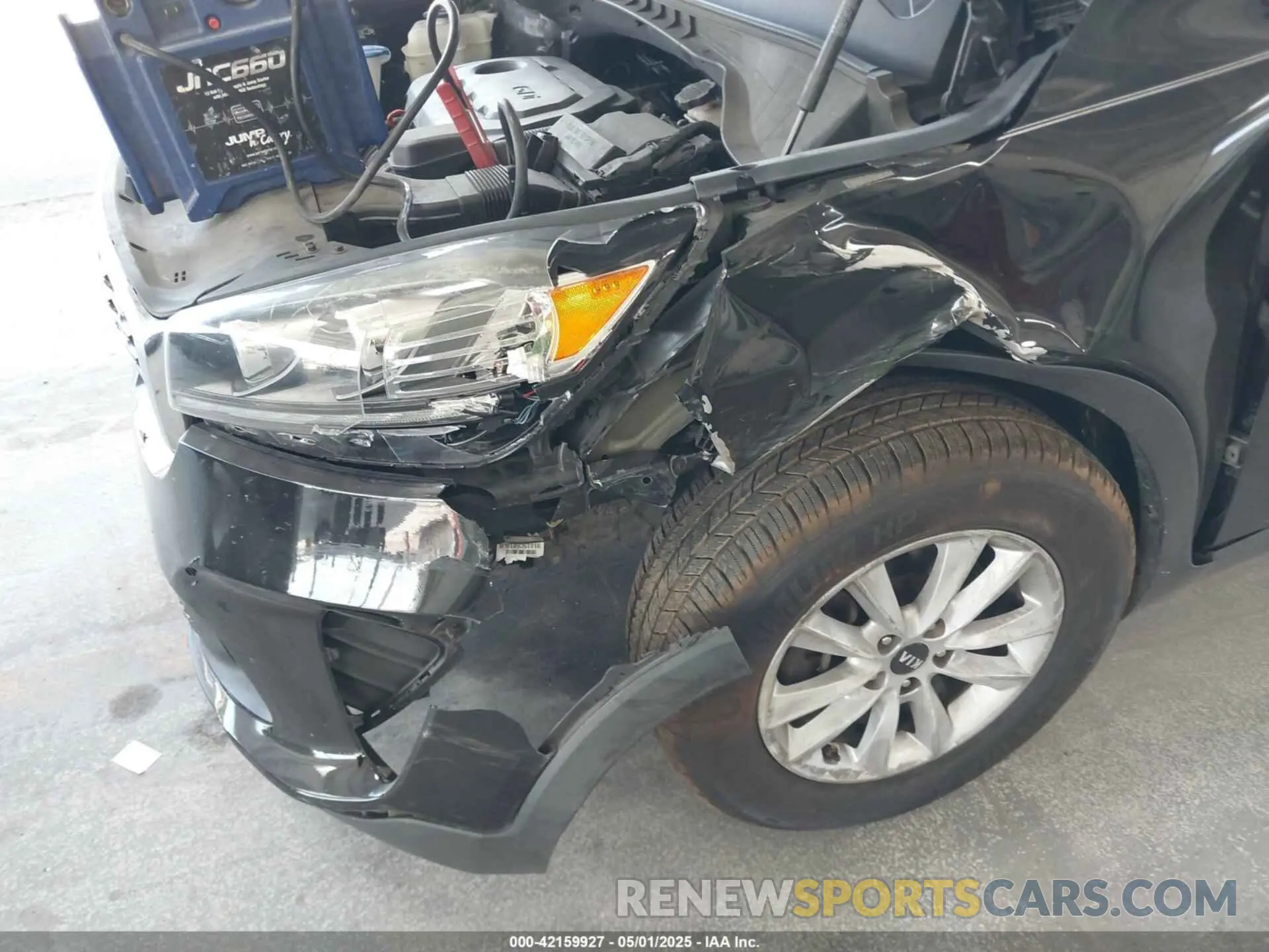 18 Photograph of a damaged car 5XYPG4A36KG571869 KIA SORENTO 2019