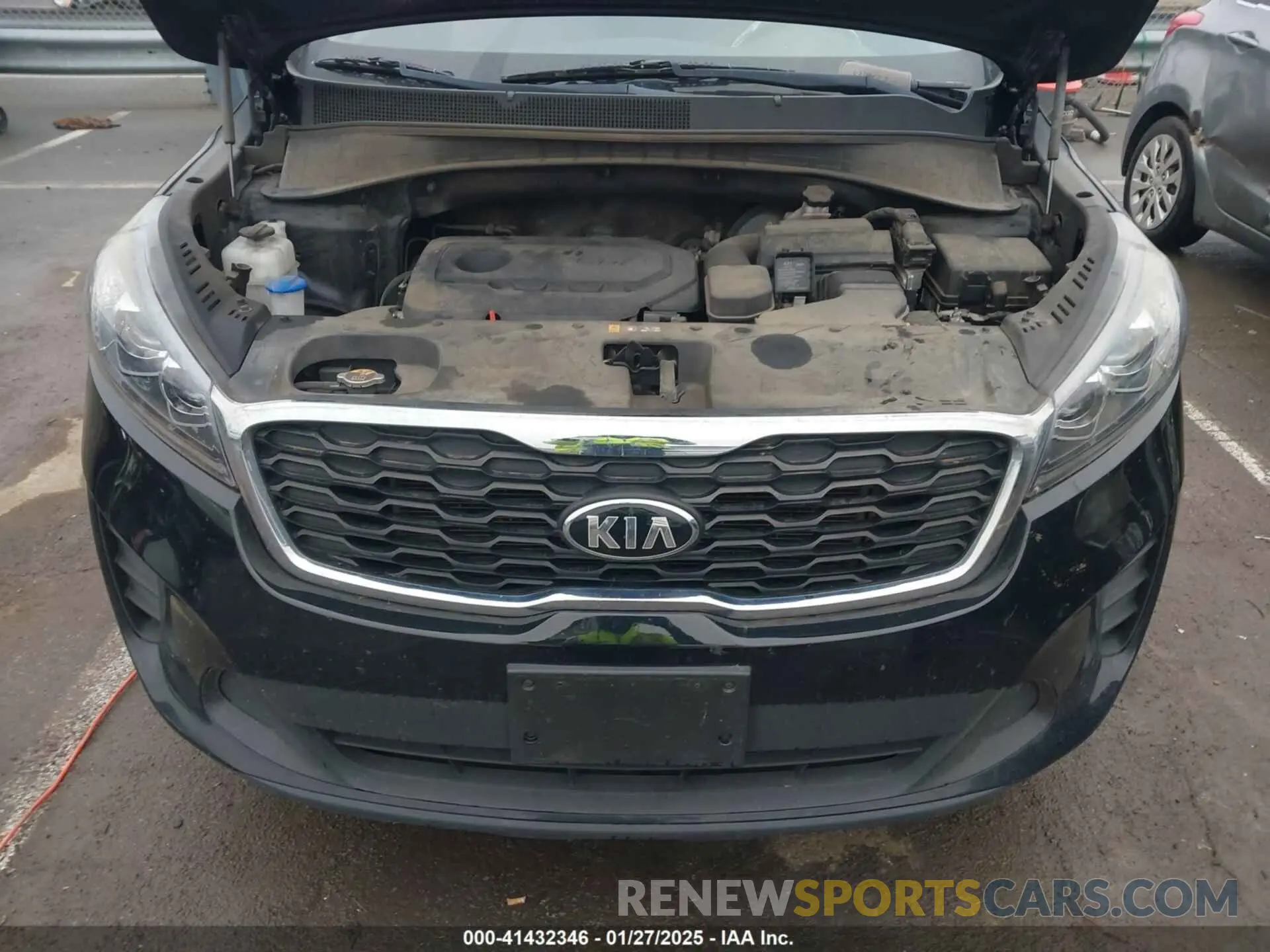 10 Photograph of a damaged car 5XYPG4A36KG575579 KIA SORENTO 2019
