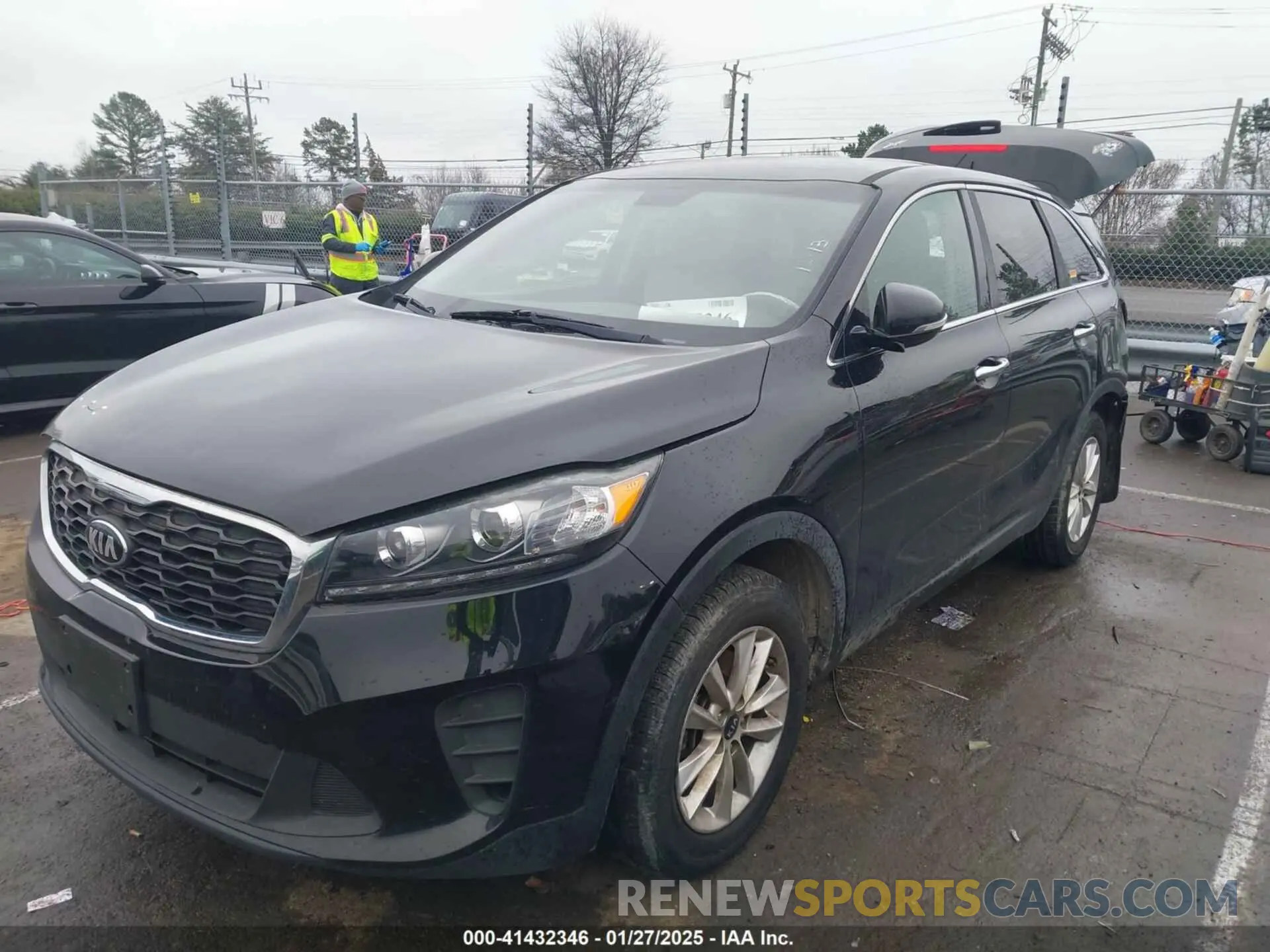 2 Photograph of a damaged car 5XYPG4A36KG575579 KIA SORENTO 2019
