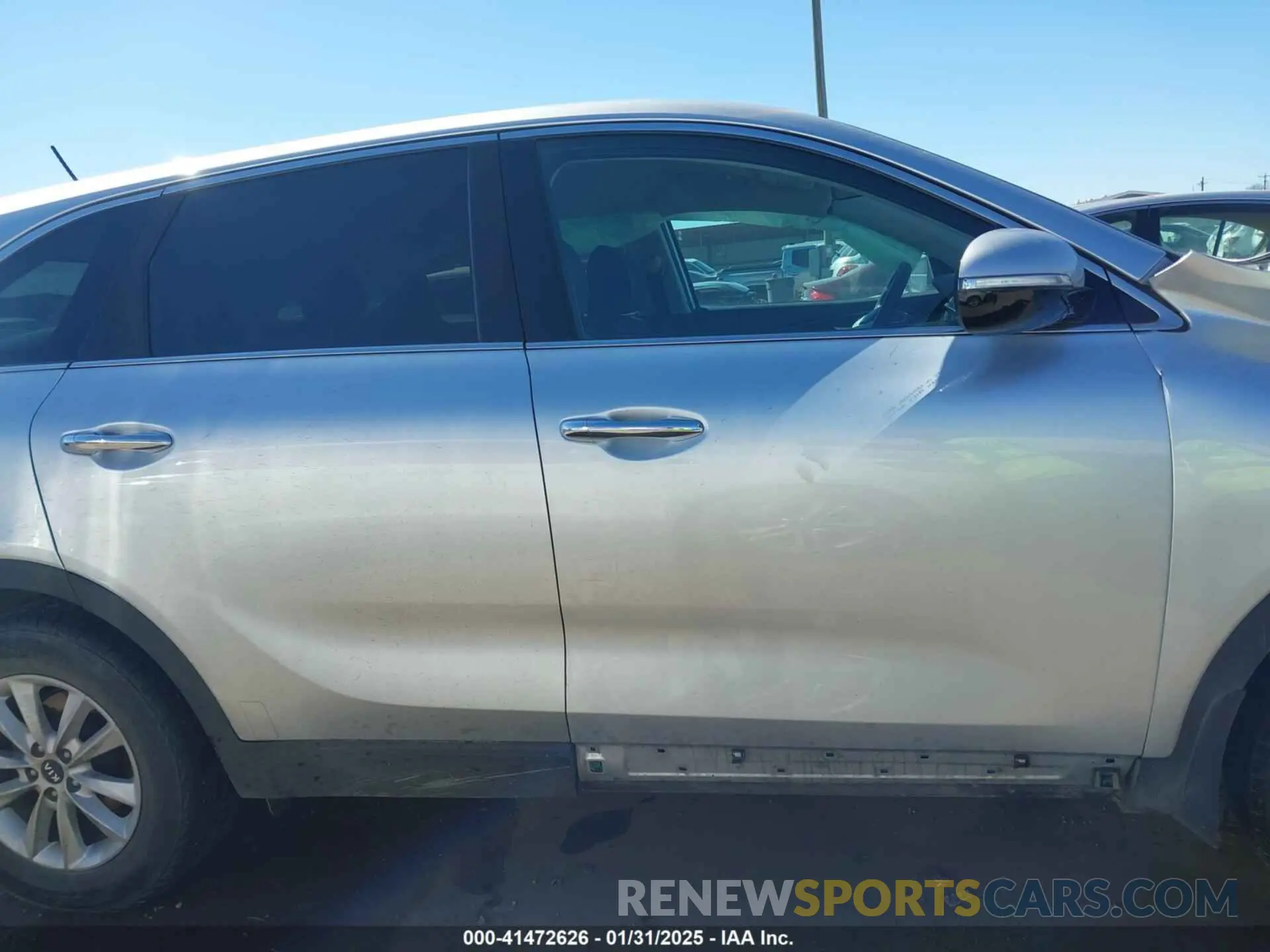 14 Photograph of a damaged car 5XYPG4A36KG579616 KIA SORENTO 2019