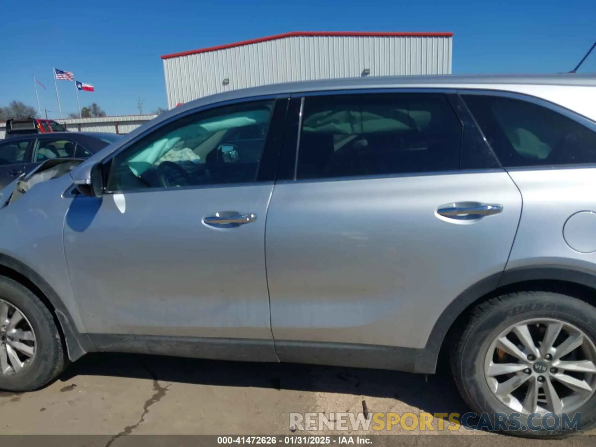 15 Photograph of a damaged car 5XYPG4A36KG579616 KIA SORENTO 2019