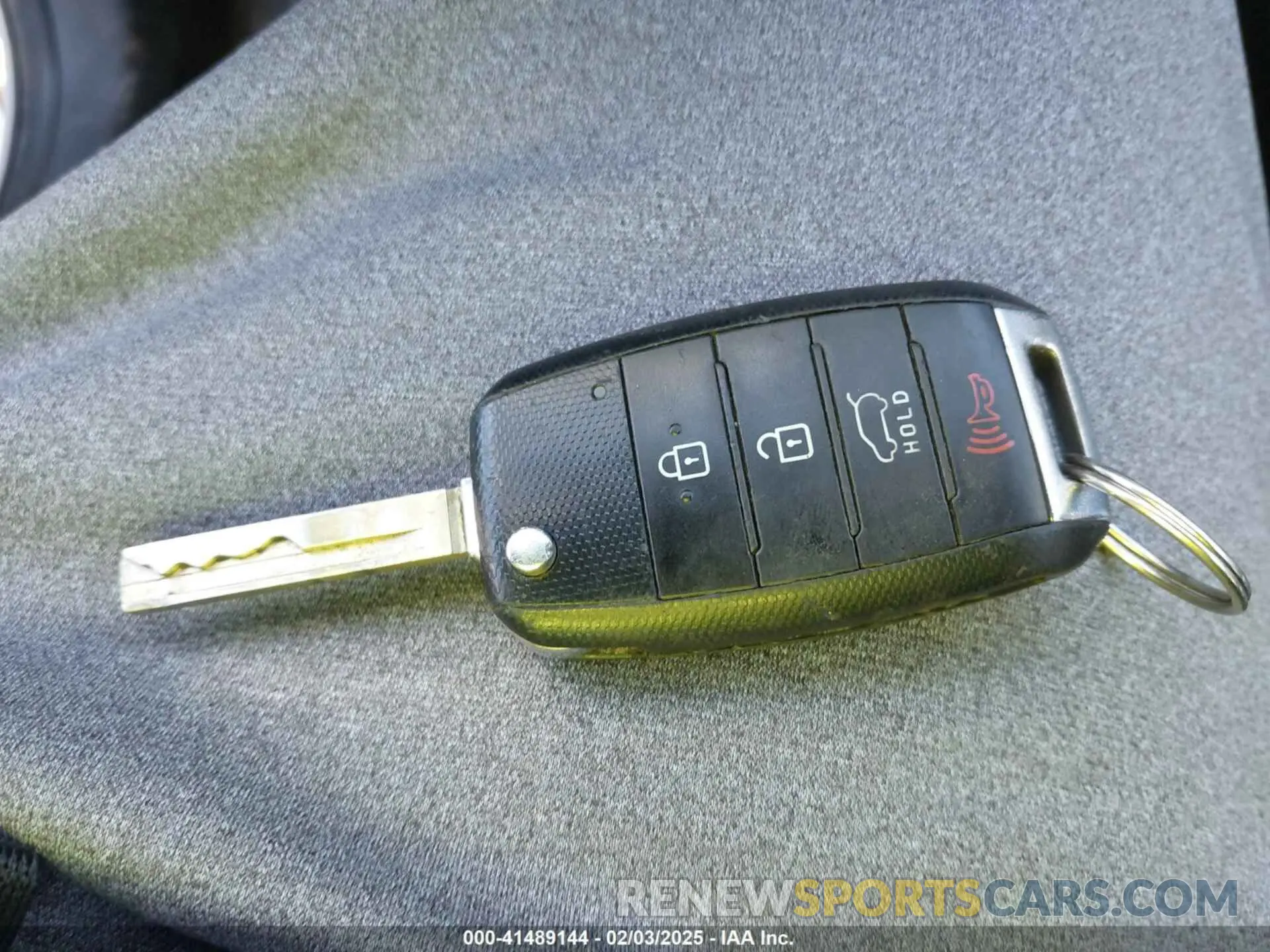 11 Photograph of a damaged car 5XYPG4A36KG583391 KIA SORENTO 2019