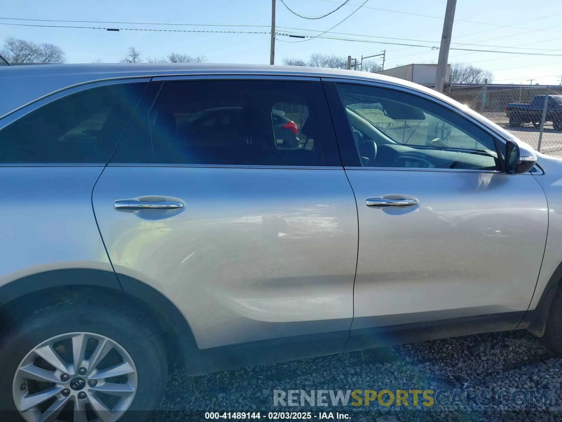 13 Photograph of a damaged car 5XYPG4A36KG583391 KIA SORENTO 2019
