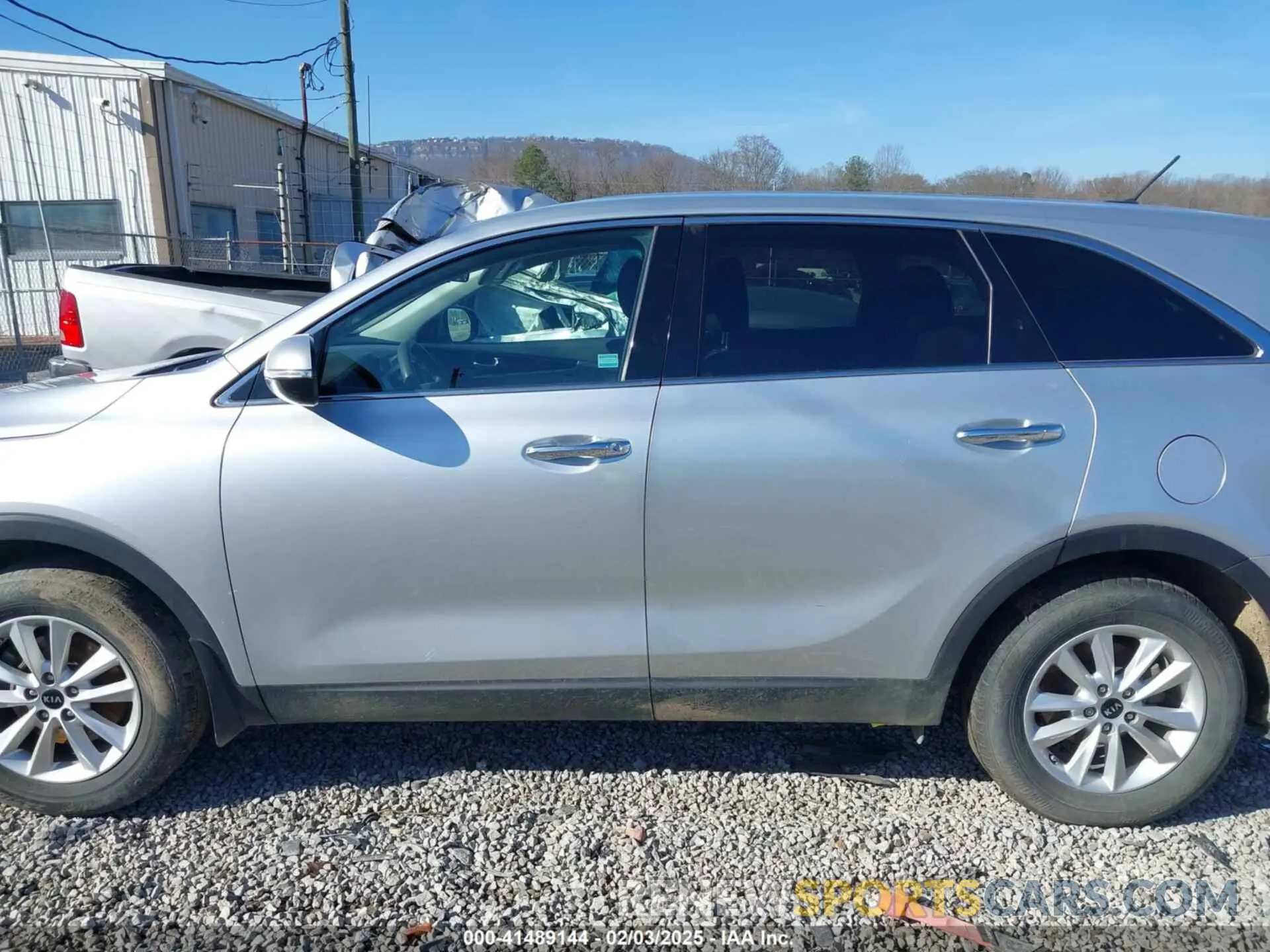 14 Photograph of a damaged car 5XYPG4A36KG583391 KIA SORENTO 2019
