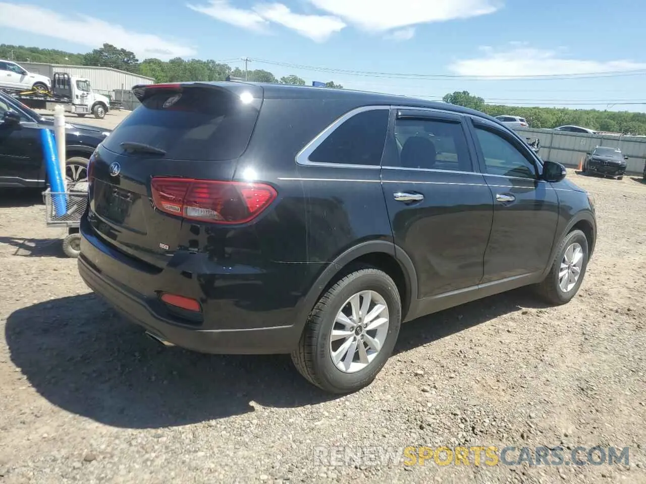 3 Photograph of a damaged car 5XYPG4A36KG588770 KIA SORENTO 2019