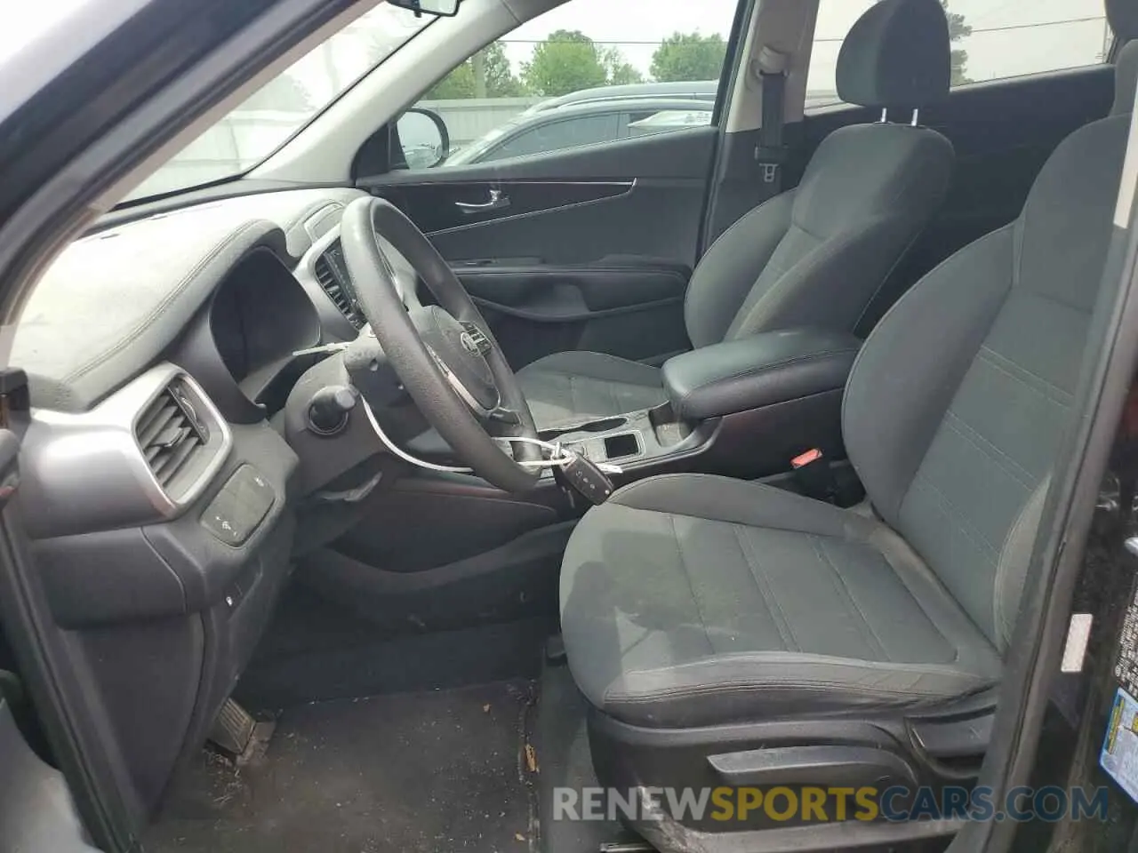 7 Photograph of a damaged car 5XYPG4A36KG588770 KIA SORENTO 2019