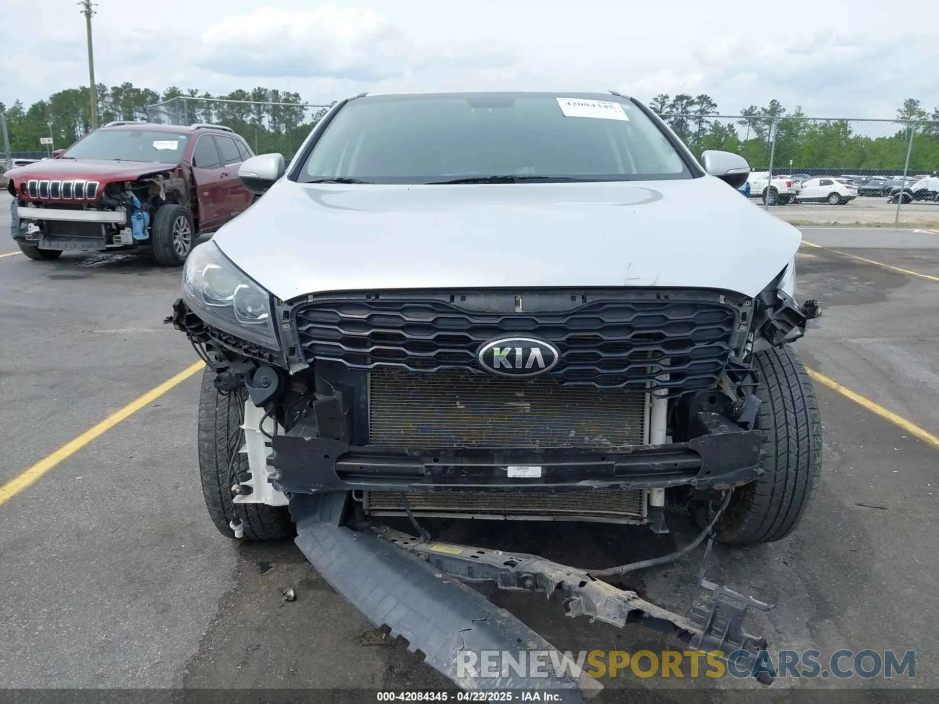 13 Photograph of a damaged car 5XYPG4A36KG593306 KIA SORENTO 2019