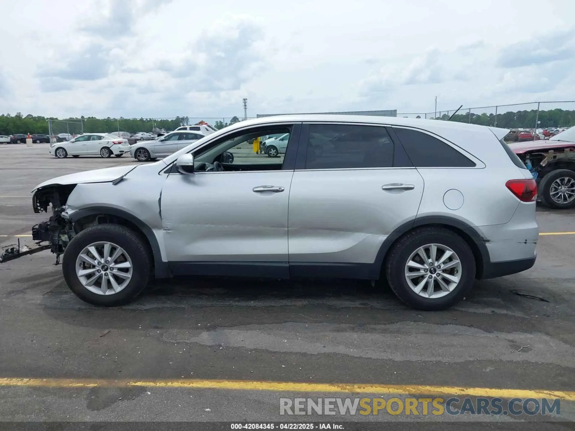 15 Photograph of a damaged car 5XYPG4A36KG593306 KIA SORENTO 2019