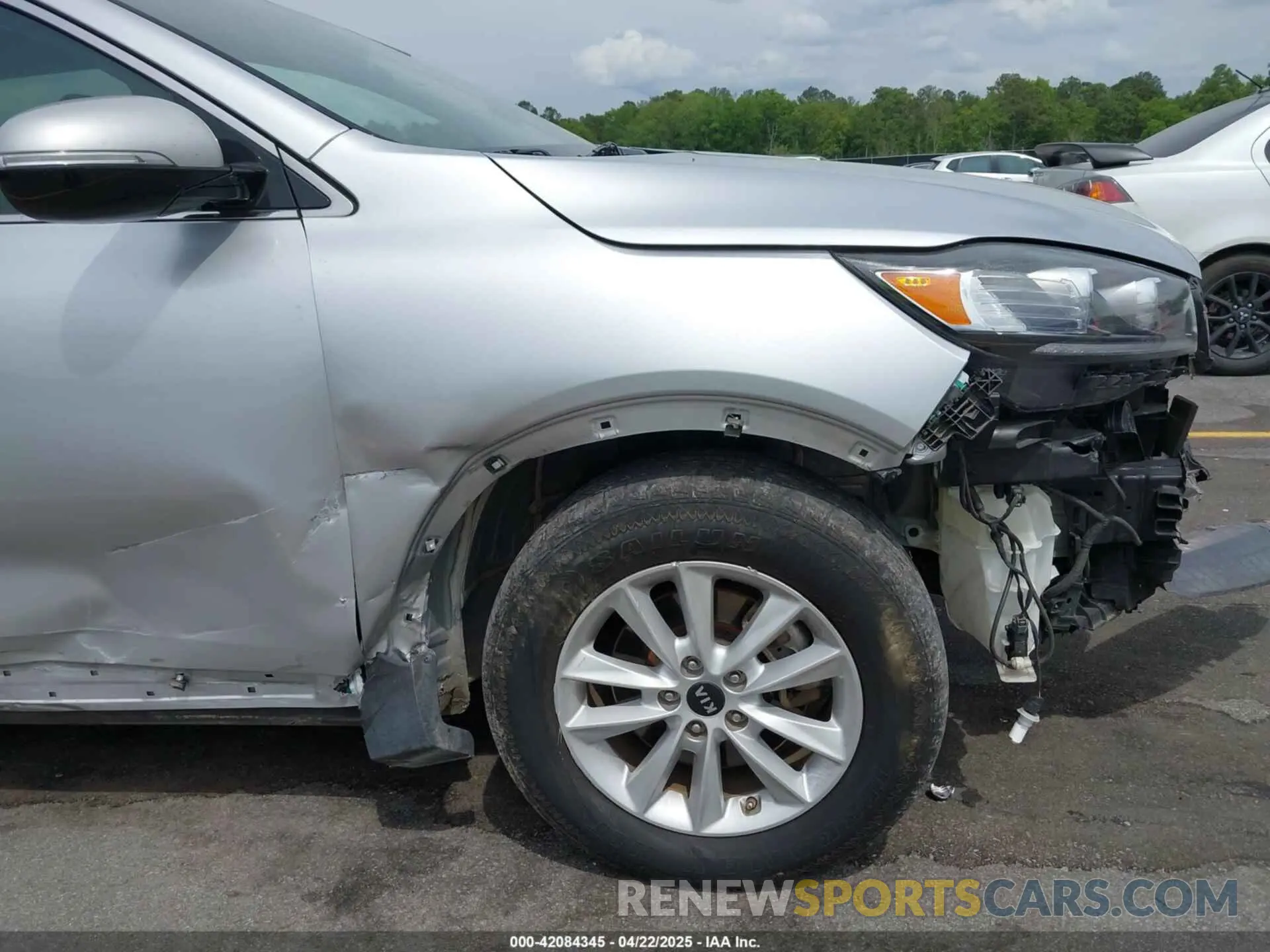 18 Photograph of a damaged car 5XYPG4A36KG593306 KIA SORENTO 2019