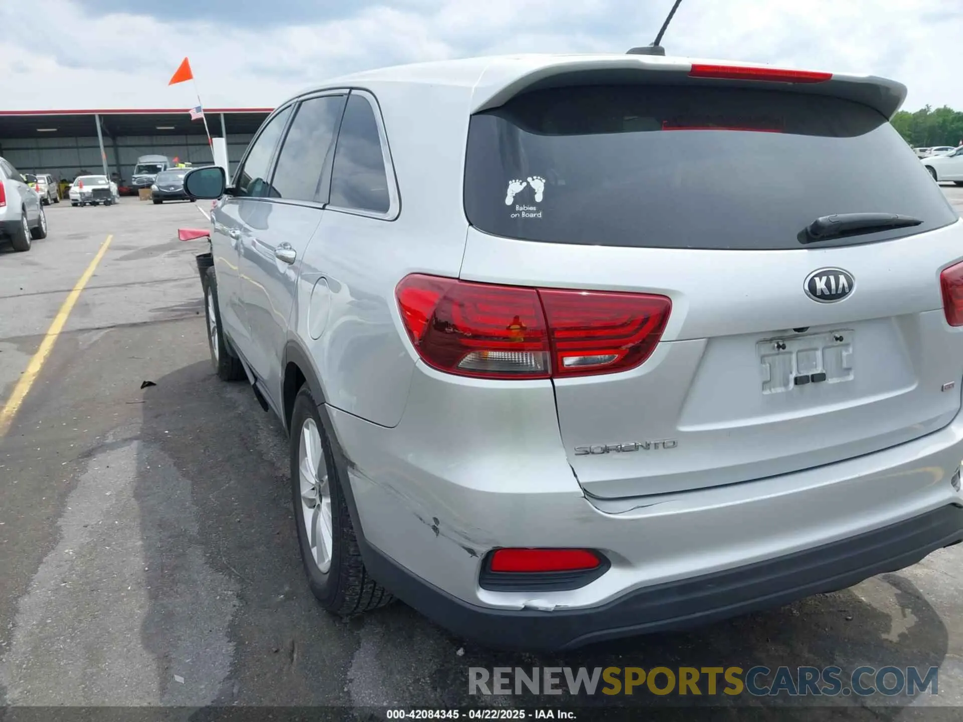 21 Photograph of a damaged car 5XYPG4A36KG593306 KIA SORENTO 2019