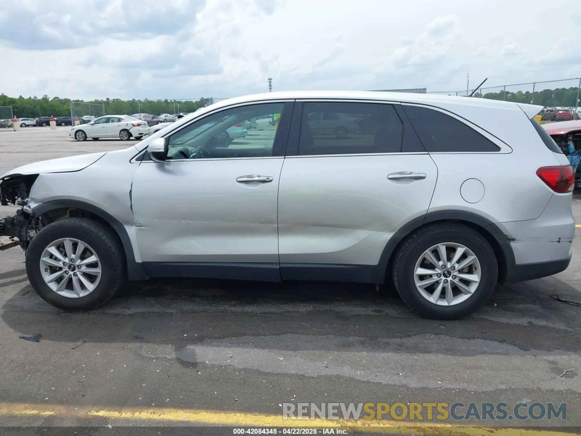 22 Photograph of a damaged car 5XYPG4A36KG593306 KIA SORENTO 2019