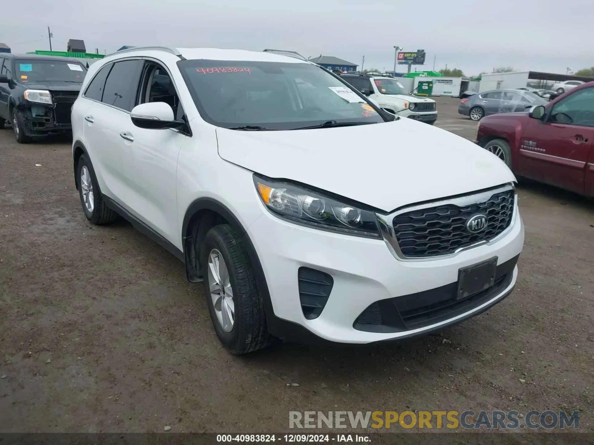 1 Photograph of a damaged car 5XYPG4A36KG605518 KIA SORENTO 2019