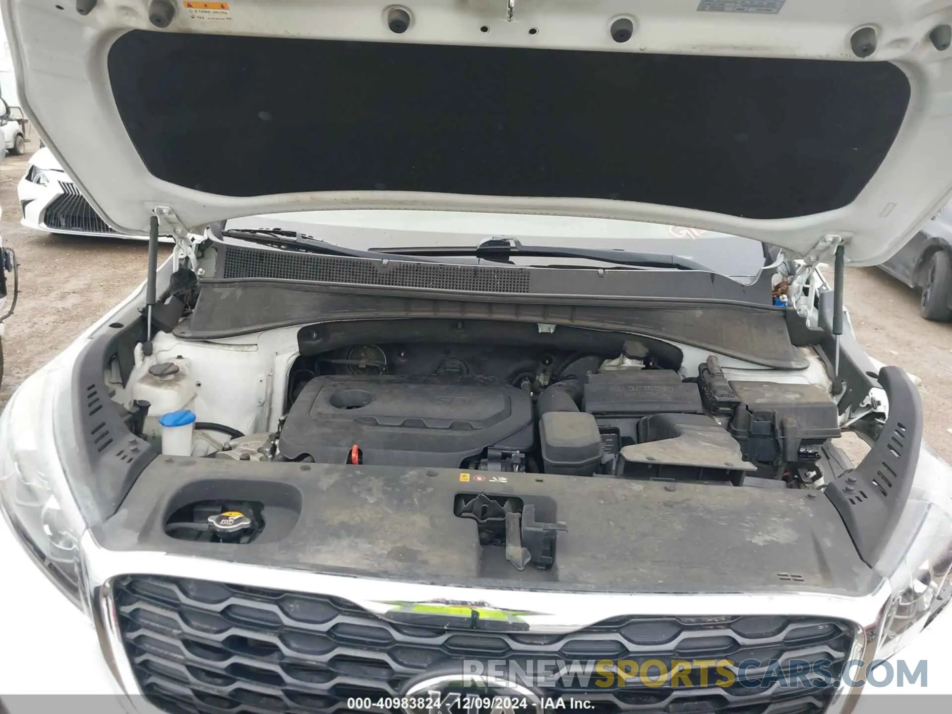 10 Photograph of a damaged car 5XYPG4A36KG605518 KIA SORENTO 2019