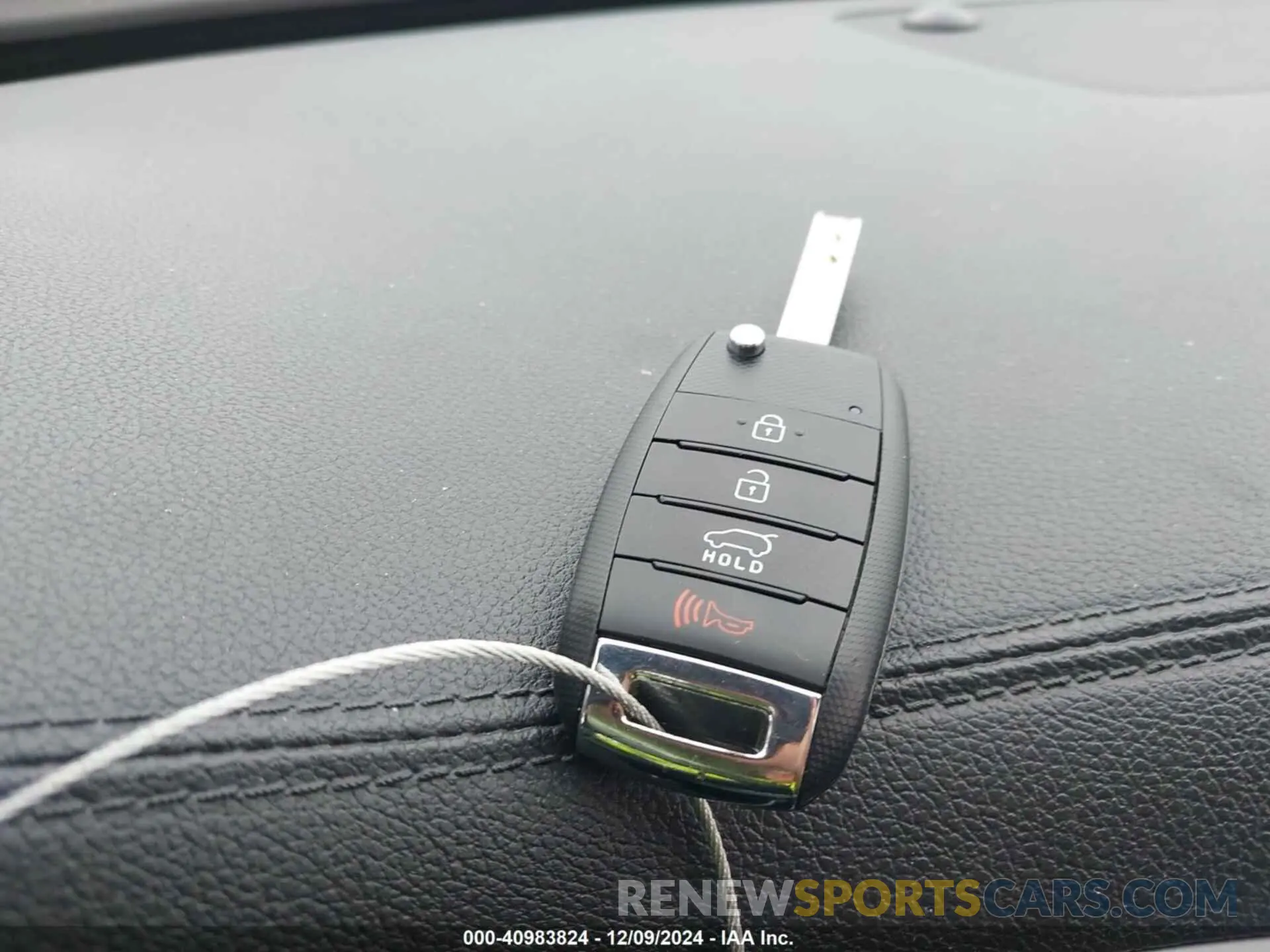 11 Photograph of a damaged car 5XYPG4A36KG605518 KIA SORENTO 2019