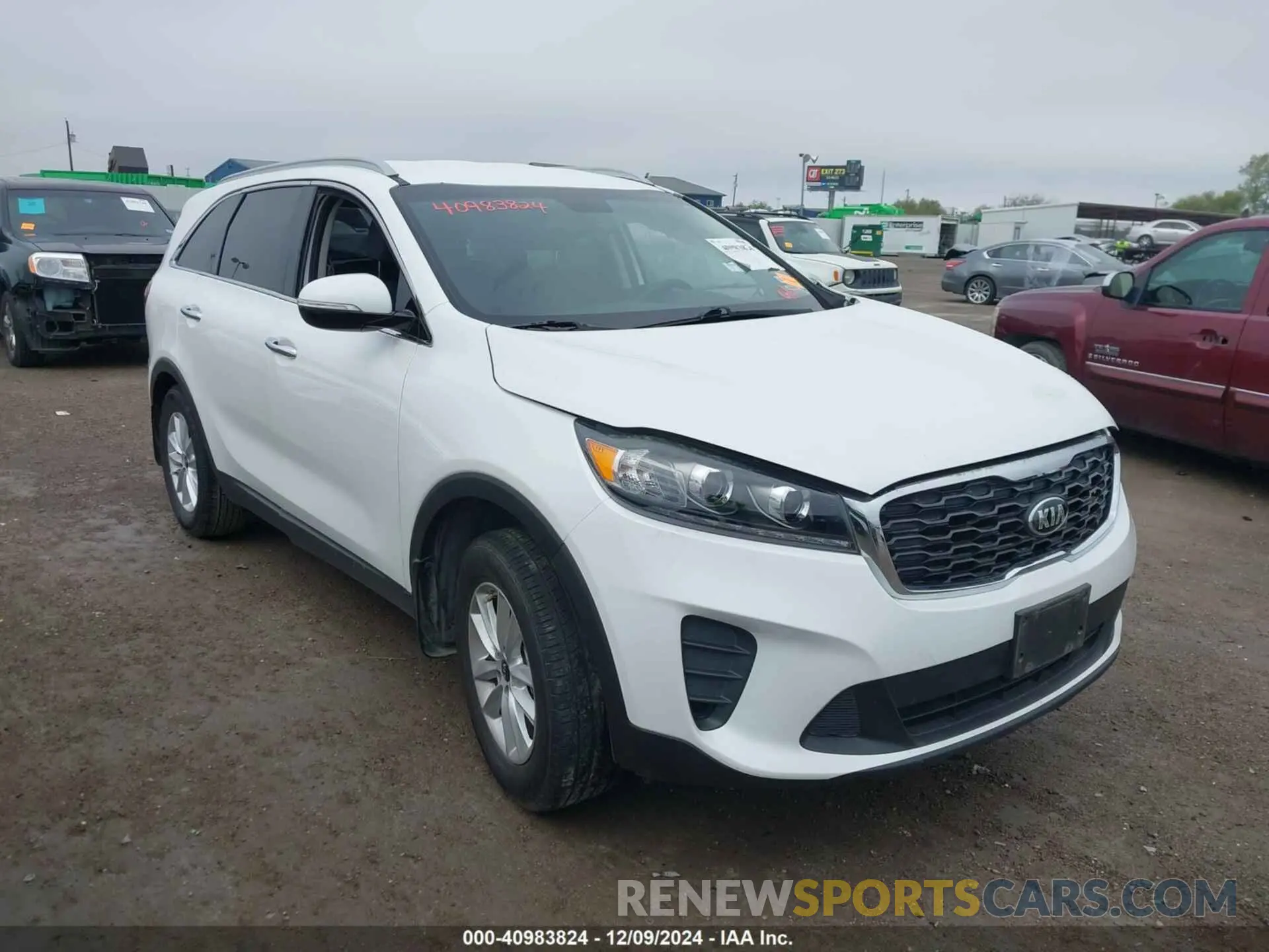 13 Photograph of a damaged car 5XYPG4A36KG605518 KIA SORENTO 2019