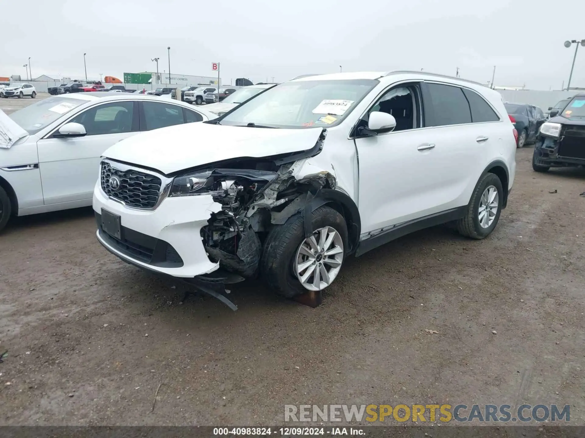 2 Photograph of a damaged car 5XYPG4A36KG605518 KIA SORENTO 2019