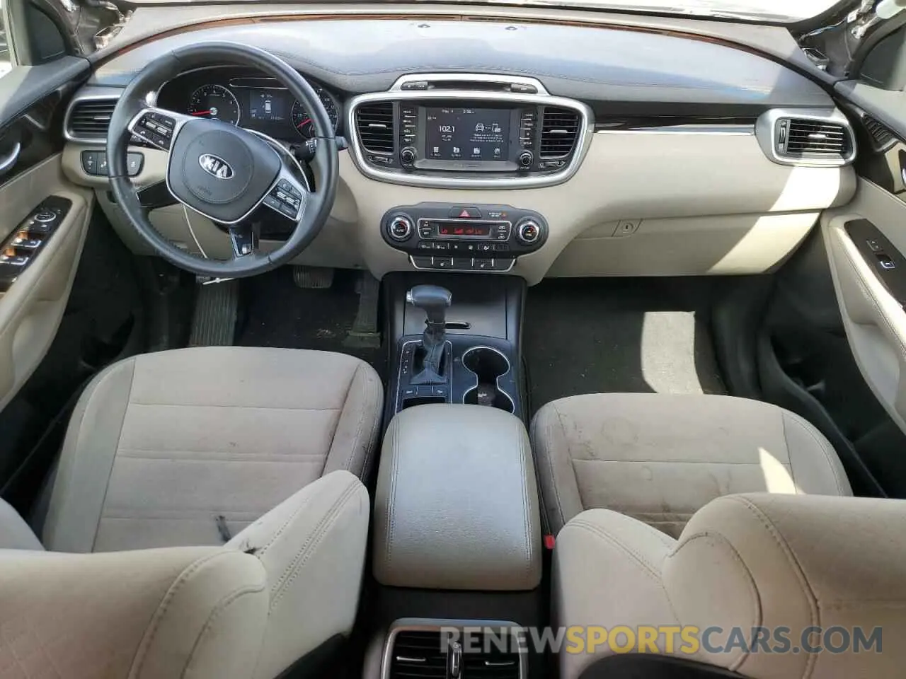 8 Photograph of a damaged car 5XYPG4A37KG478648 KIA SORENTO 2019